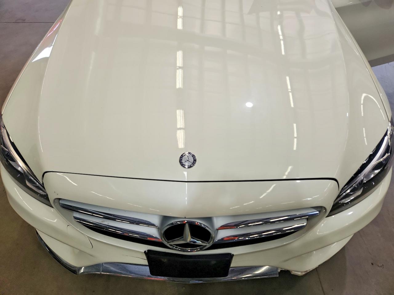 2015 Mercedes-benz C 300 4matic White vin: 55SWF4KB5FU084839