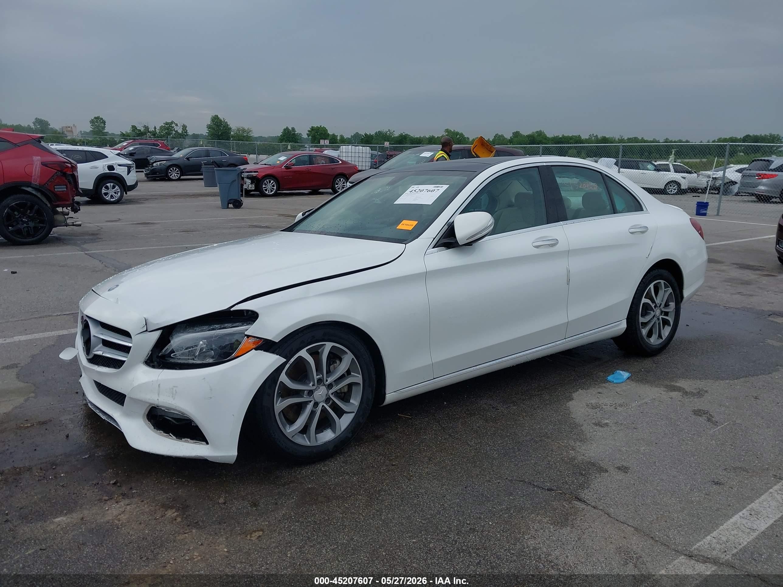 2015 Mercedes-benz C 300 4matic White vin: 55SWF4KB5FU085070