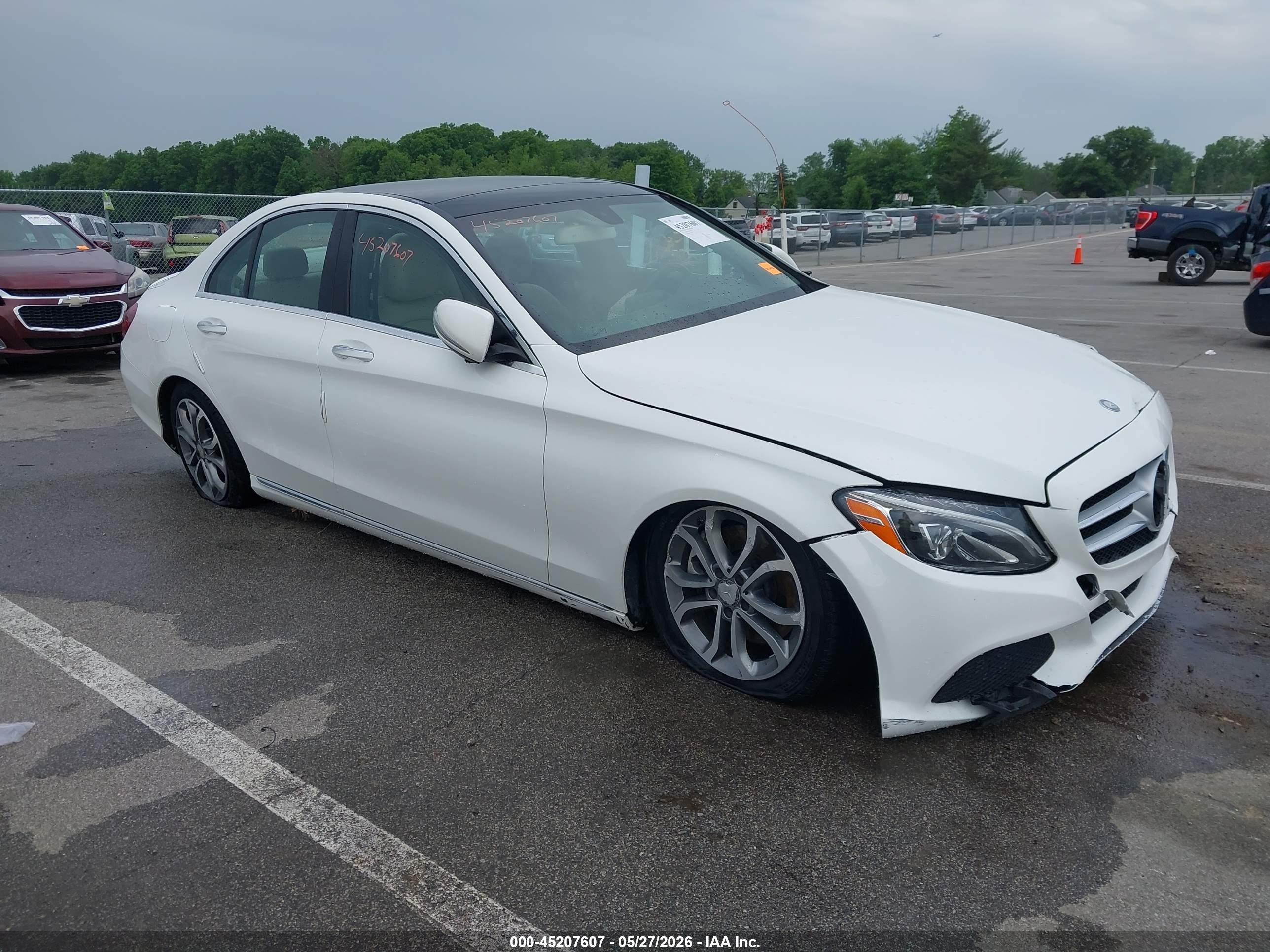 2015 Mercedes-benz C 300 4matic White vin: 55SWF4KB5FU085070