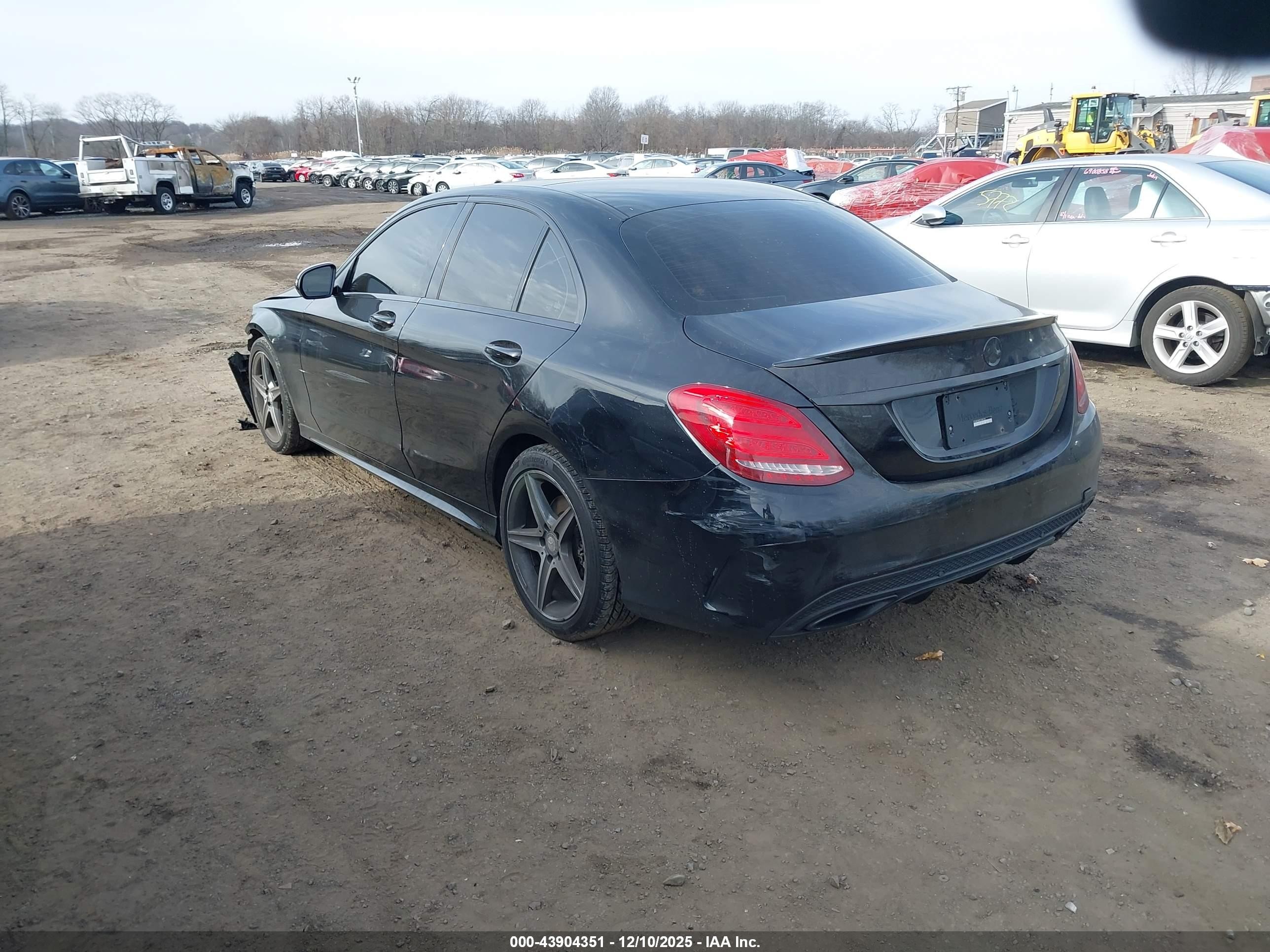 2015 Mercedes-benz C 300 Sport 4matic Черный vin: 55SWF4KB5FU086185