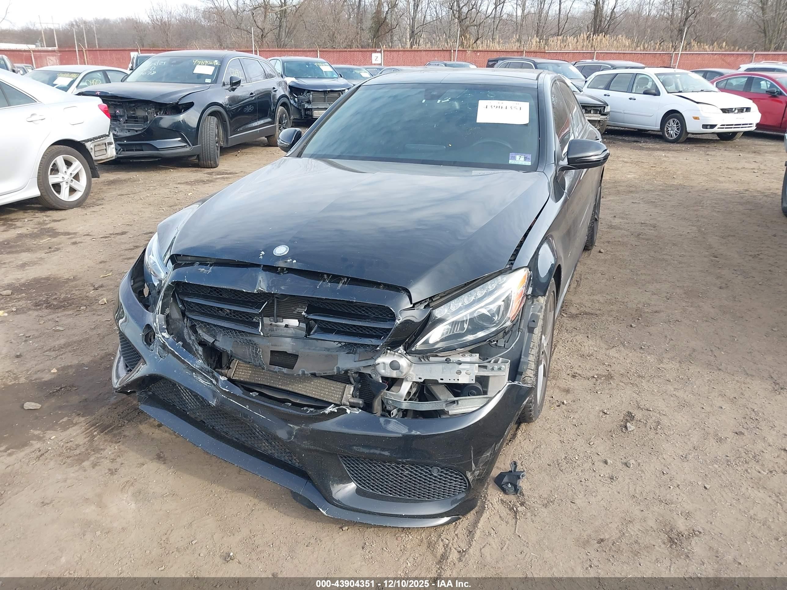2015 Mercedes-benz C 300 Sport 4matic Черный vin: 55SWF4KB5FU086185