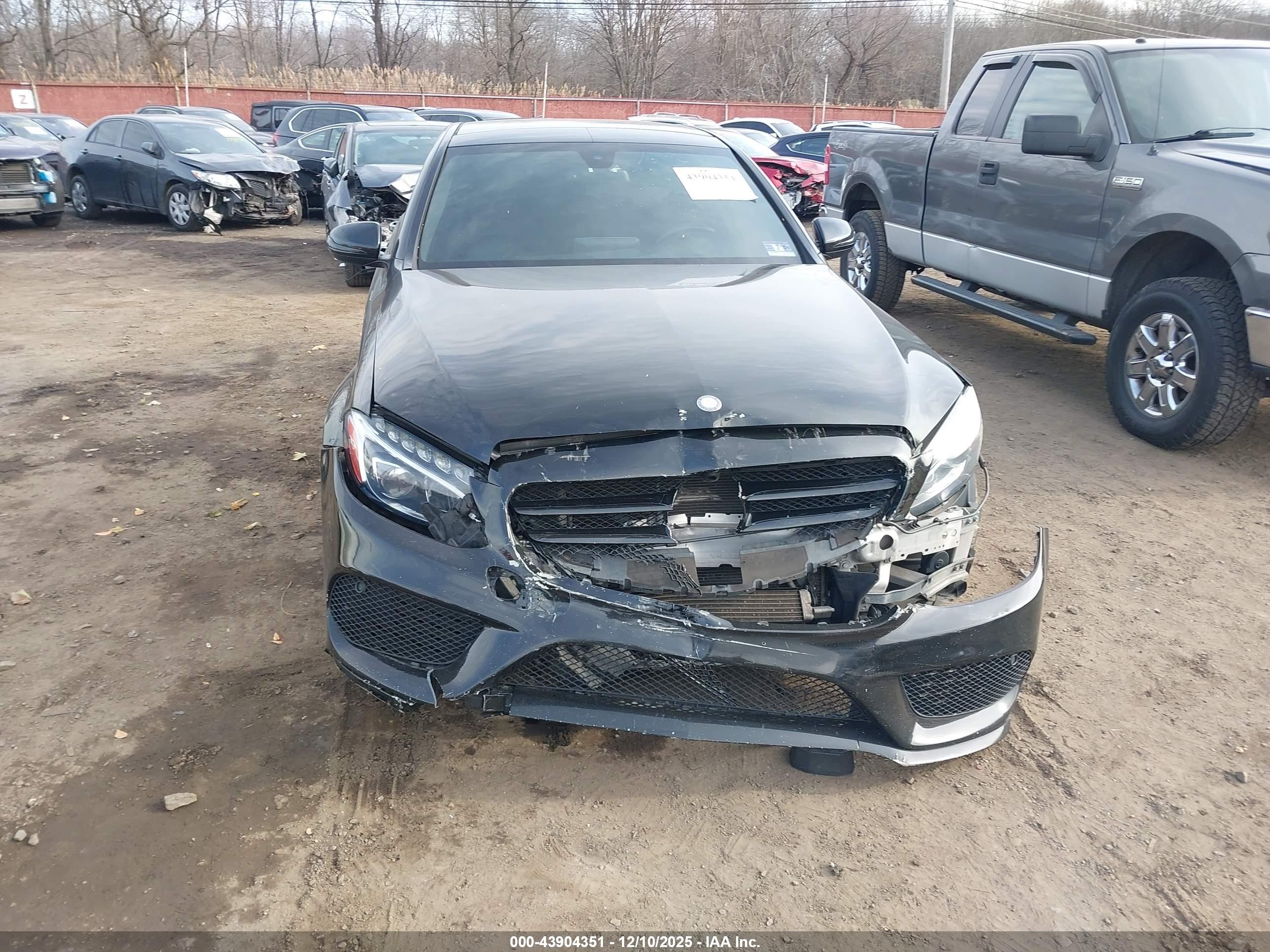 2015 Mercedes-benz C 300 Sport 4matic Черный vin: 55SWF4KB5FU086185