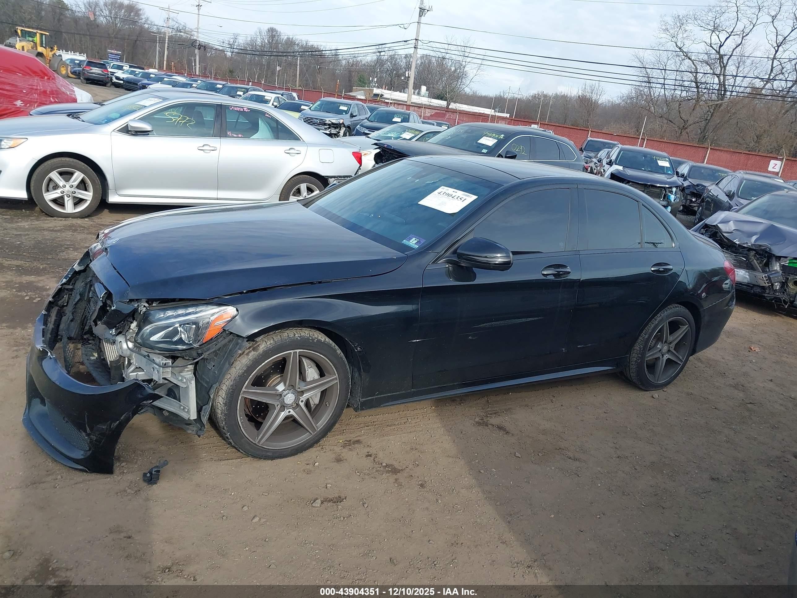 2015 Mercedes-benz C 300 Sport 4matic Черный vin: 55SWF4KB5FU086185