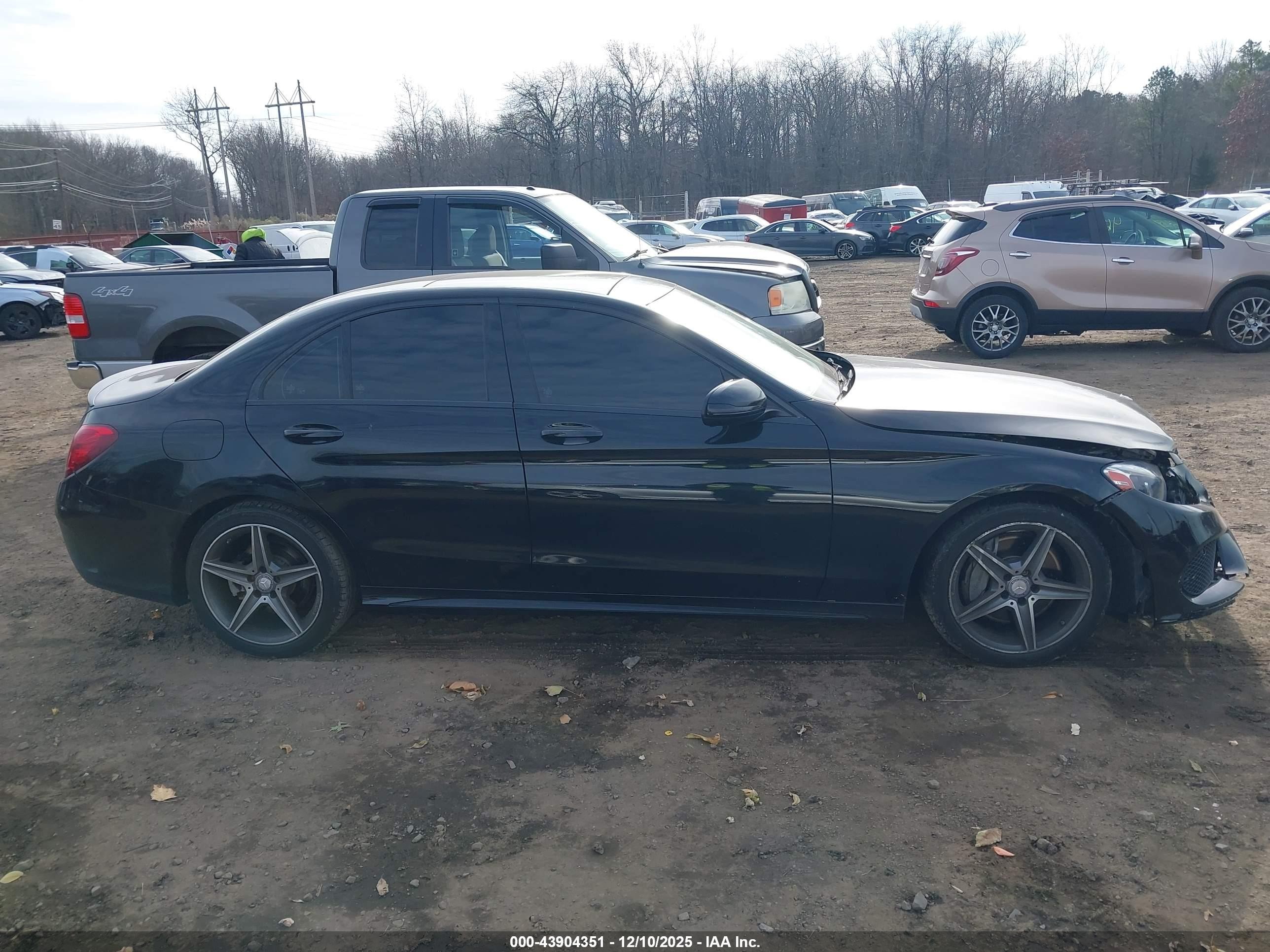 2015 Mercedes-benz C 300 Sport 4matic Черный vin: 55SWF4KB5FU086185