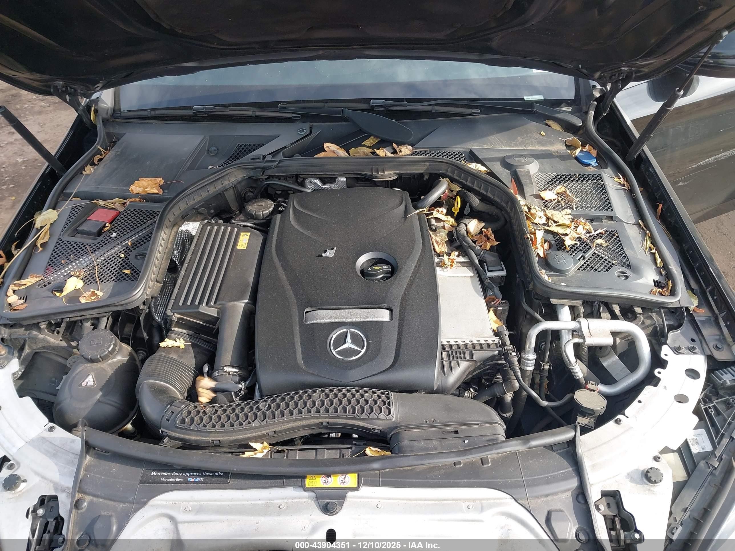 2015 Mercedes-benz C 300 Sport 4matic Черный vin: 55SWF4KB5FU086185
