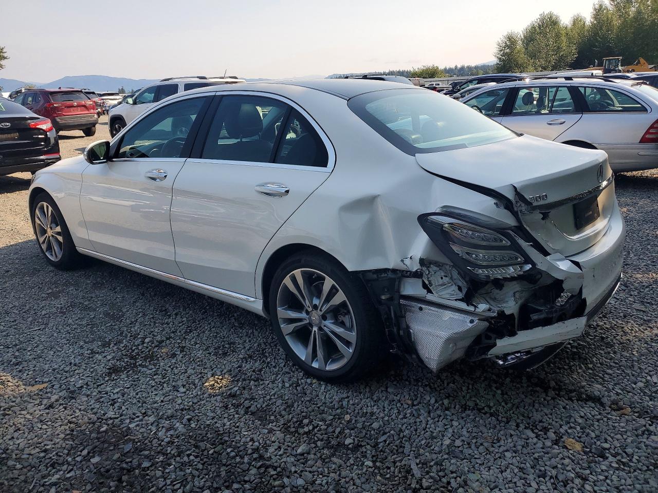 2015 Mercedes-benz C 300 4matic White vin: 55SWF4KB6FU007798