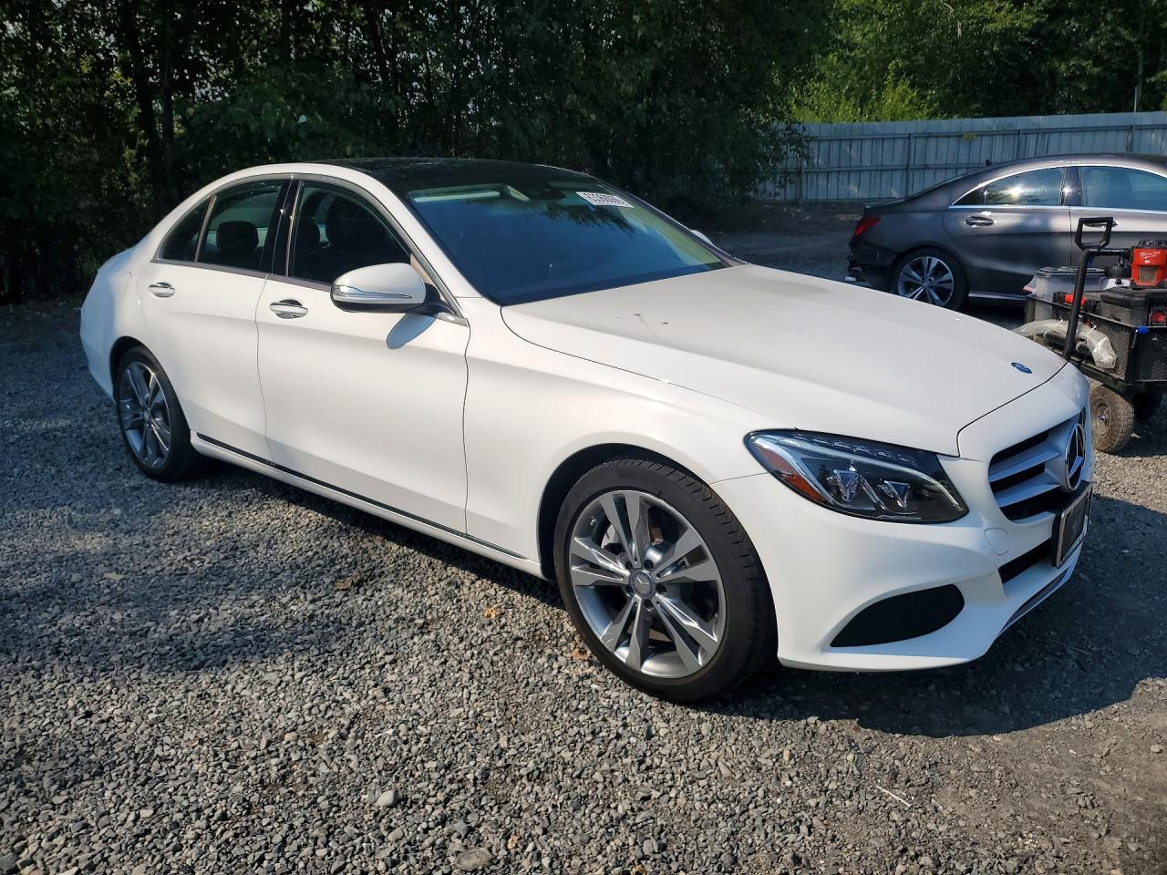 2015 Mercedes-benz C 300 4matic White vin: 55SWF4KB6FU007798