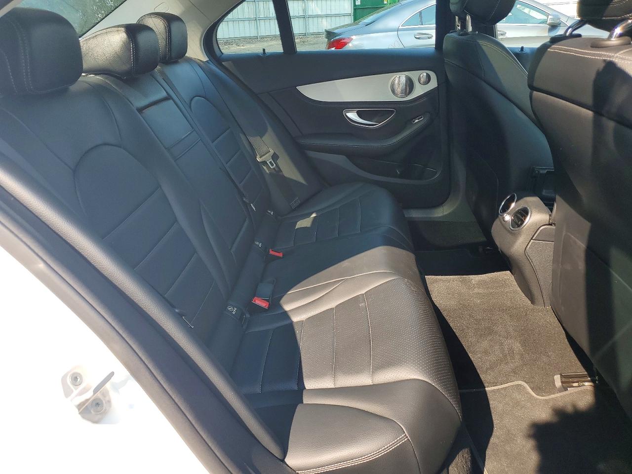 2015 Mercedes-benz C 300 4matic White vin: 55SWF4KB6FU007798