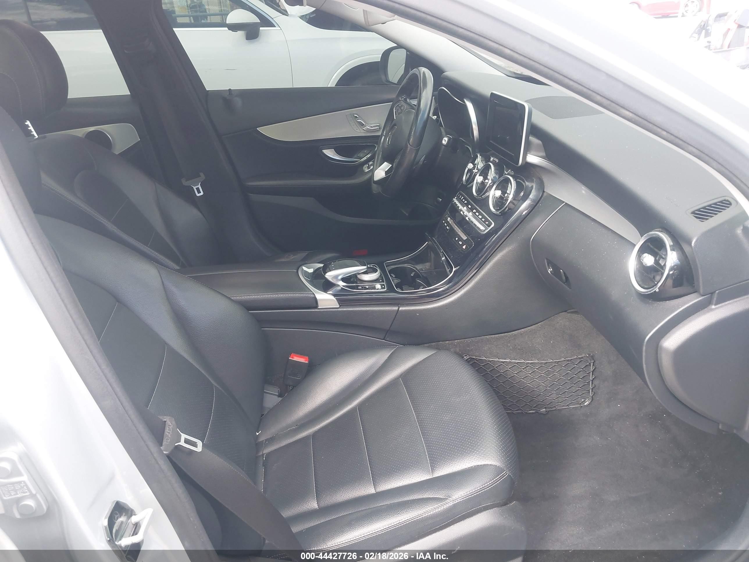 2015 Mercedes-benz C 300 4matic Silver vin: 55SWF4KB6FU014508