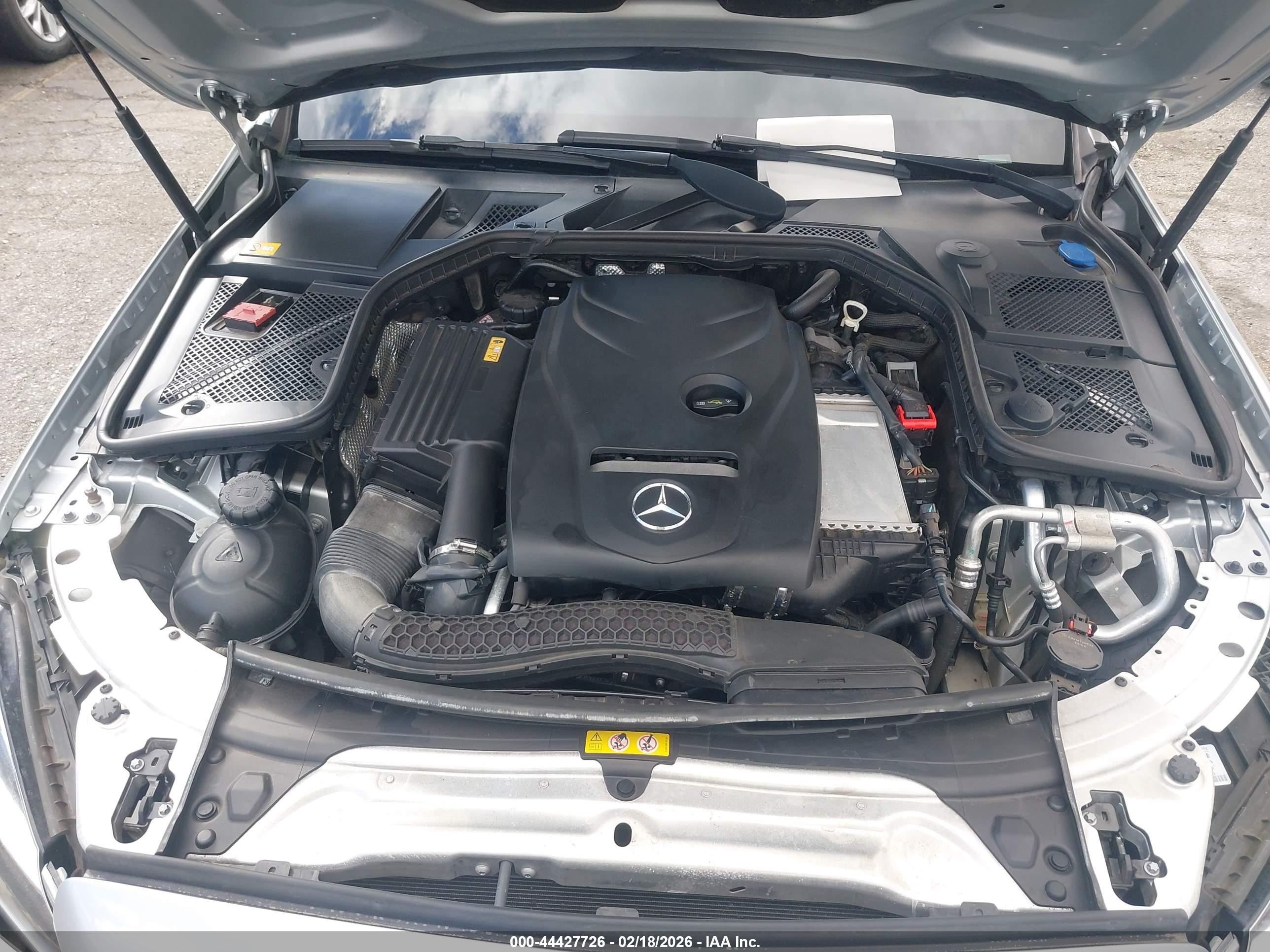 2015 Mercedes-benz C 300 4matic Silver vin: 55SWF4KB6FU014508