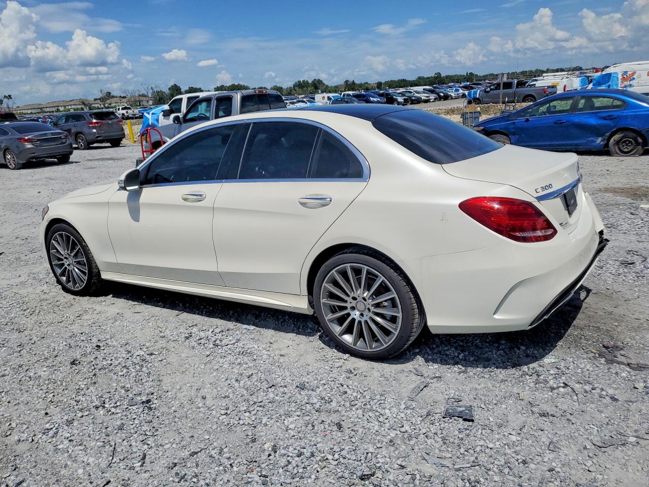 2015 Mercedes-benz C 300 4matic White vin: 55SWF4KB6FU015075
