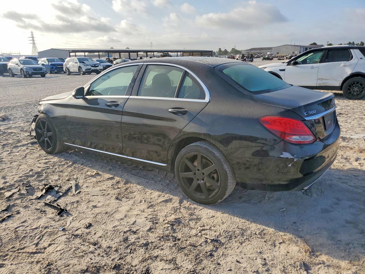 2015 Mercedes-benz C 300 4matic Черный vin: 55SWF4KB6FU015996