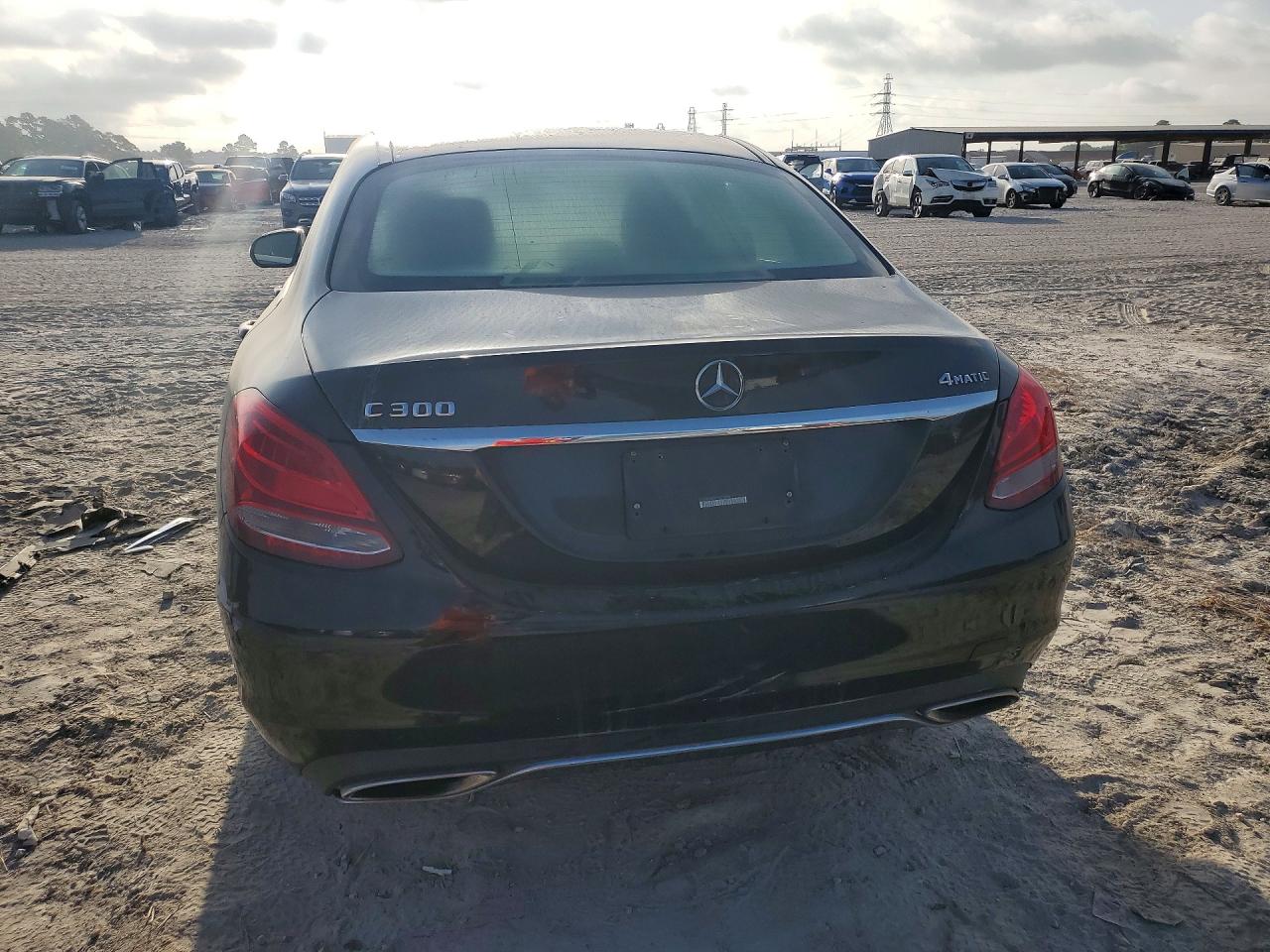 2015 Mercedes-benz C 300 4matic Черный vin: 55SWF4KB6FU015996