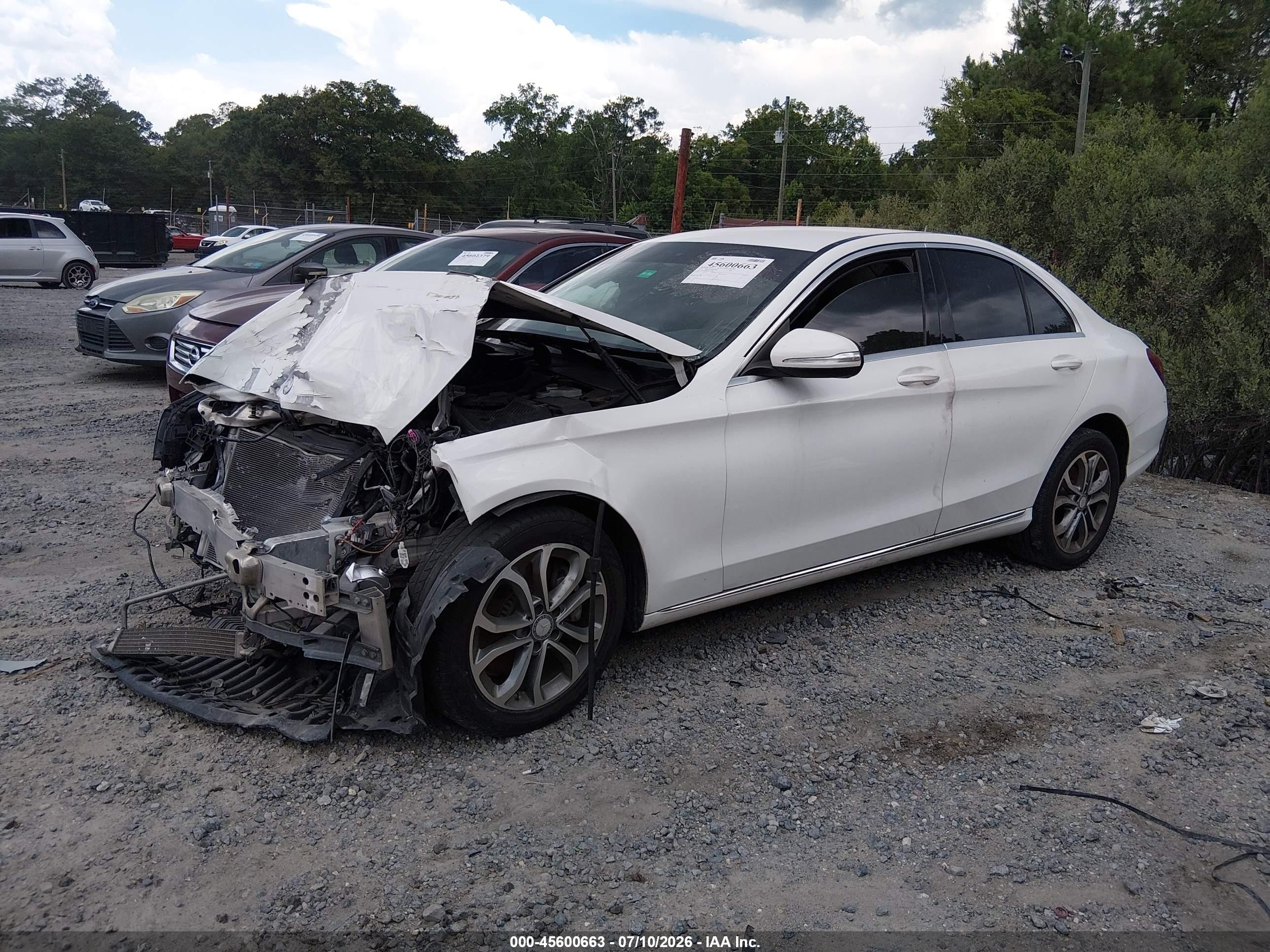 2015 Mercedes-benz C 300 4matic White vin: 55SWF4KB6FU019966