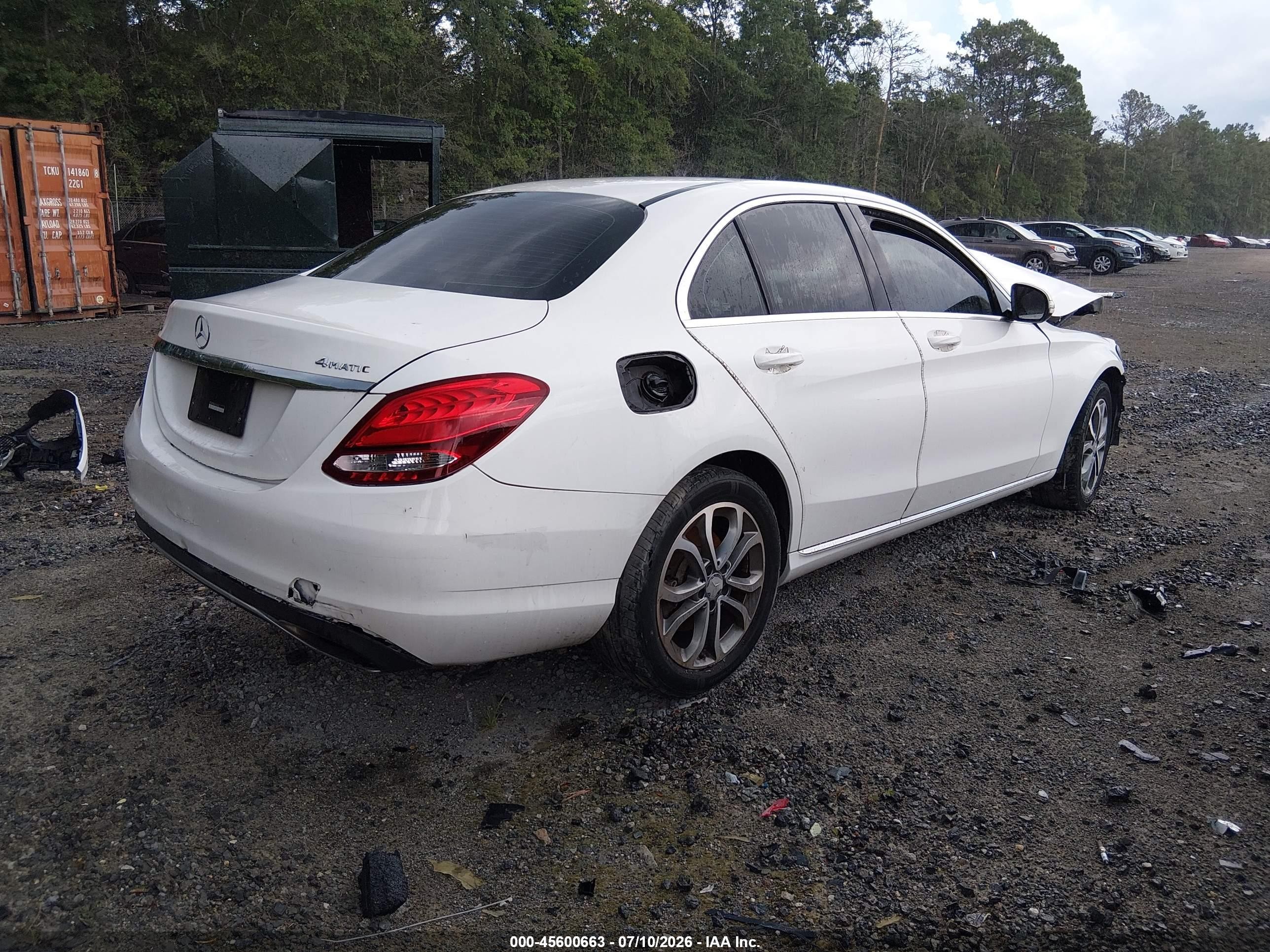 2015 Mercedes-benz C 300 4matic White vin: 55SWF4KB6FU019966