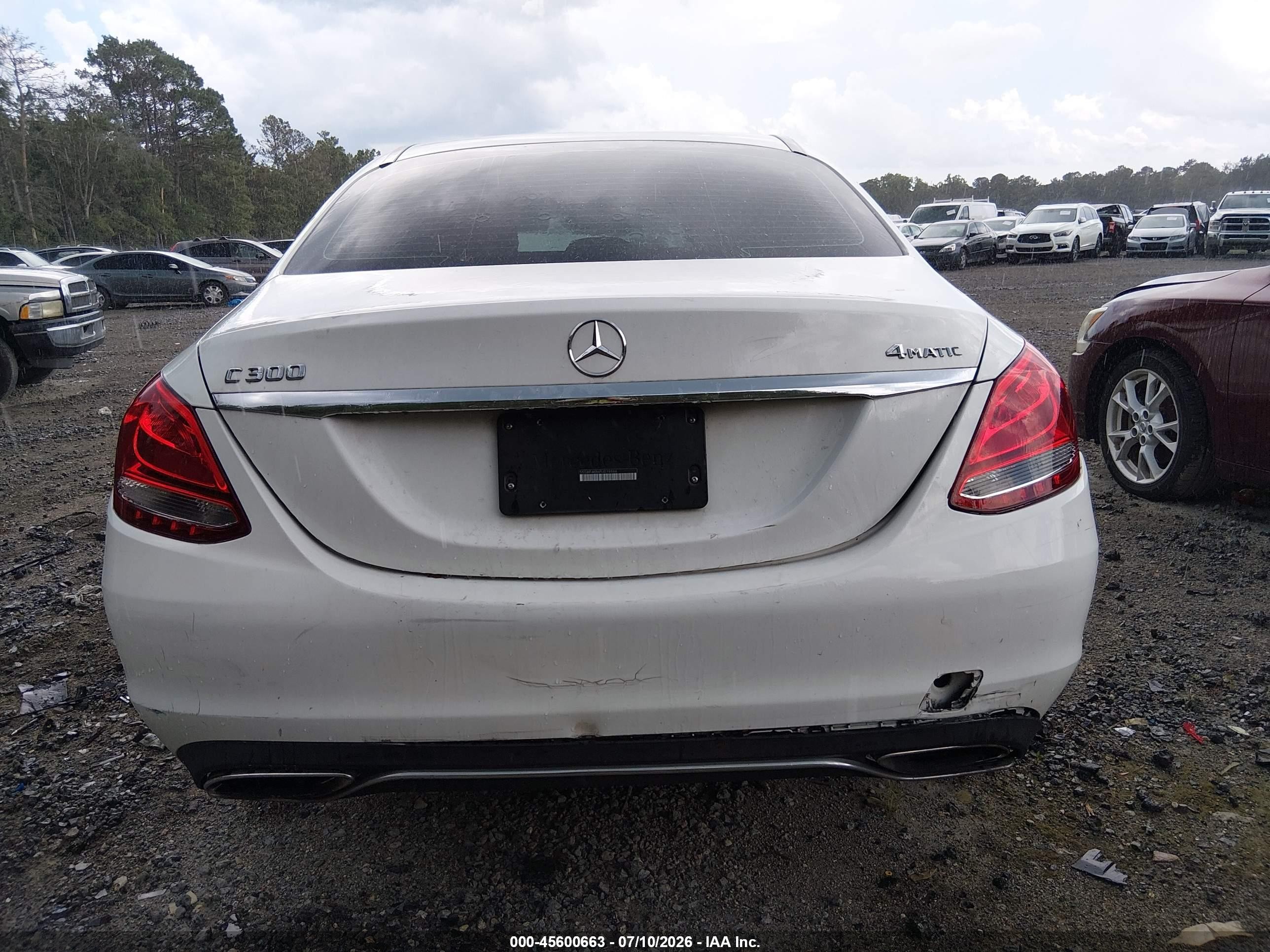 2015 Mercedes-benz C 300 4matic White vin: 55SWF4KB6FU019966
