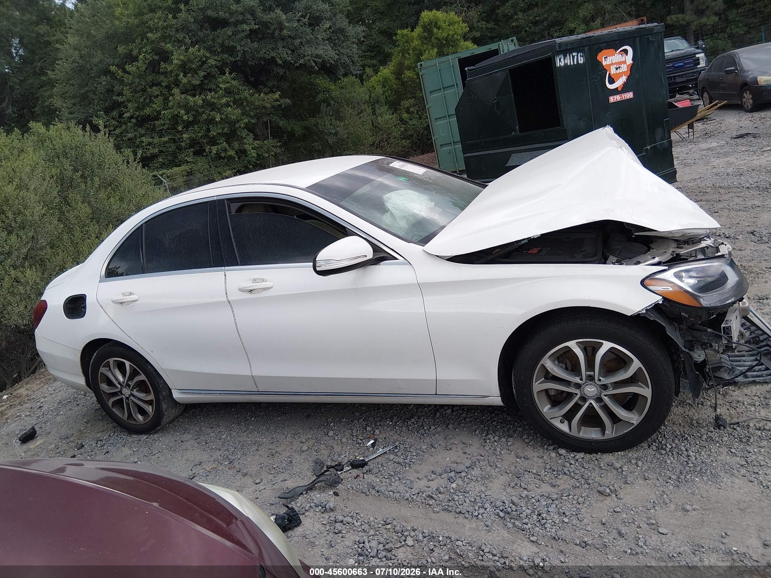 2015 Mercedes-benz C 300 4matic White vin: 55SWF4KB6FU019966