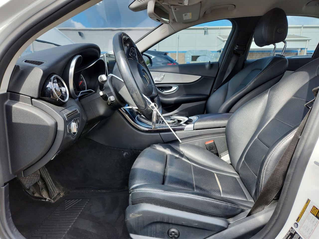 2015 Mercedes-benz C 300 4matic White vin: 55SWF4KB6FU021023