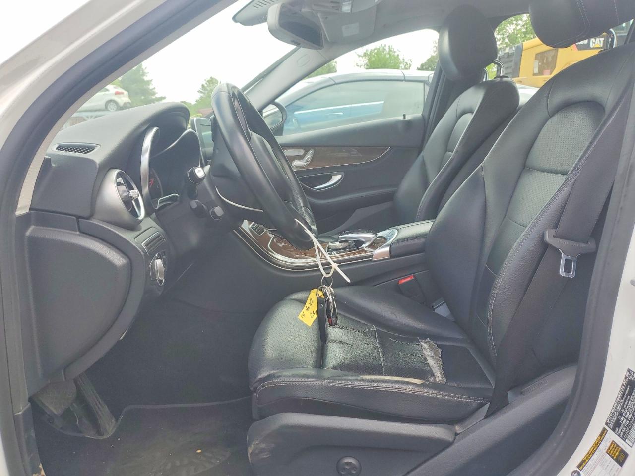 2015 Mercedes-benz C 300 4matic White vin: 55SWF4KB6FU033687