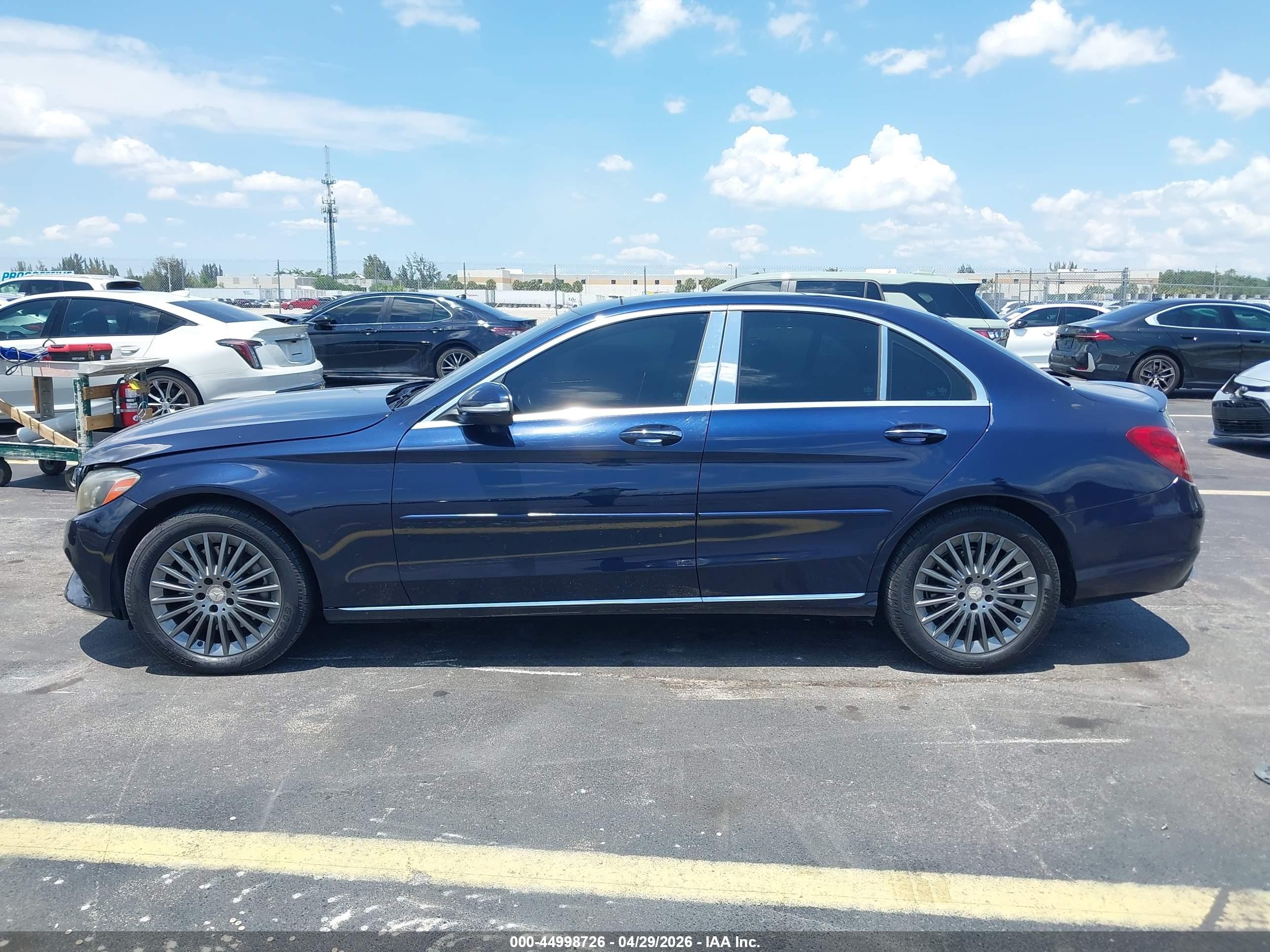 2015 Mercedes-benz C 300 Luxury 4matic Dark Blue vin: 55SWF4KB6FU034595