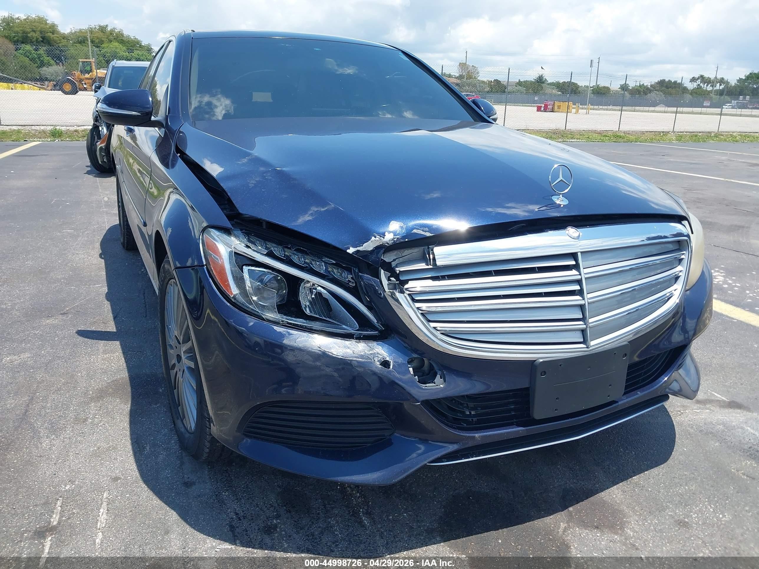 2015 Mercedes-benz C 300 Luxury 4matic Dark Blue vin: 55SWF4KB6FU034595