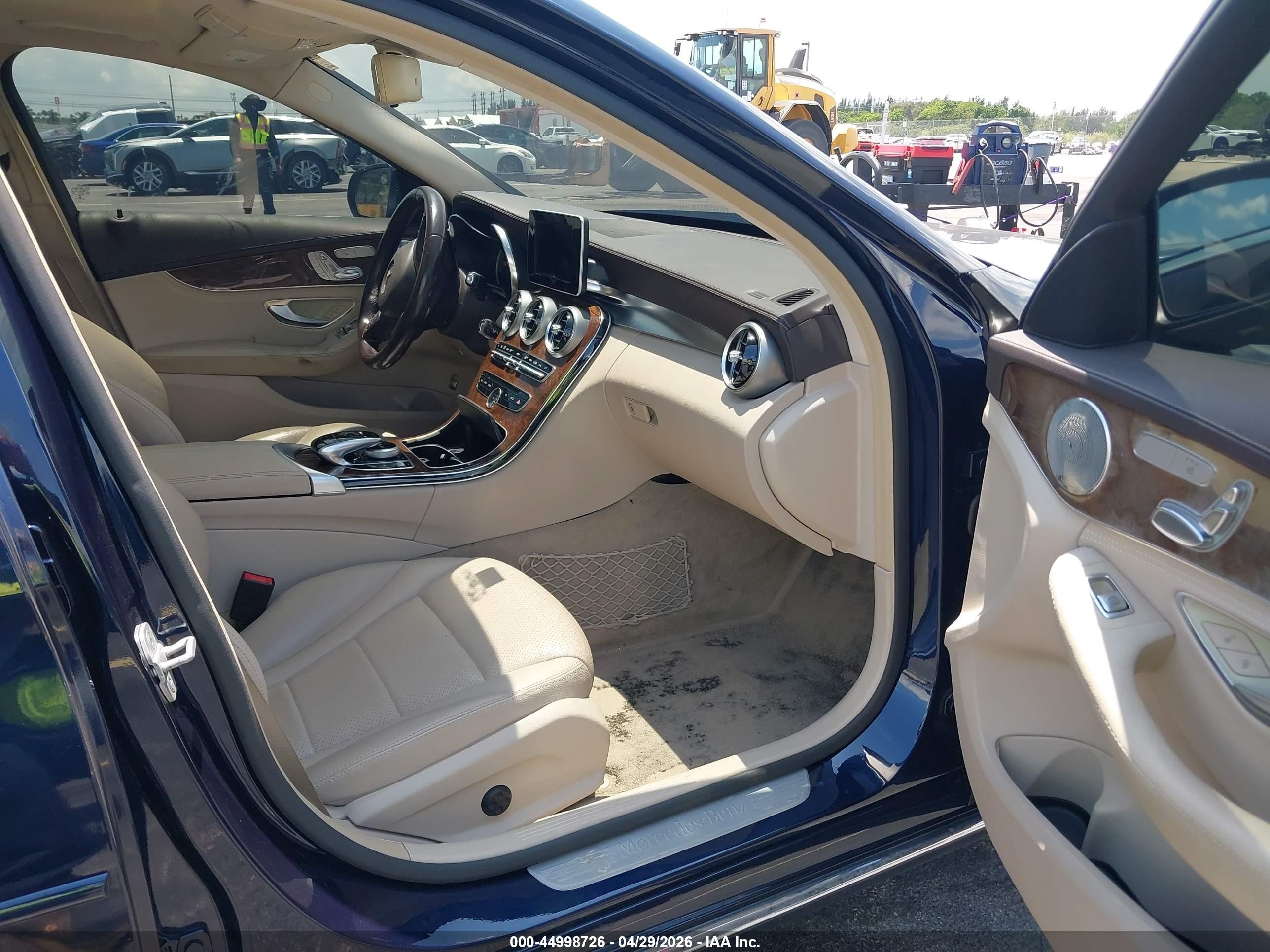 2015 Mercedes-benz C 300 Luxury 4matic Dark Blue vin: 55SWF4KB6FU034595