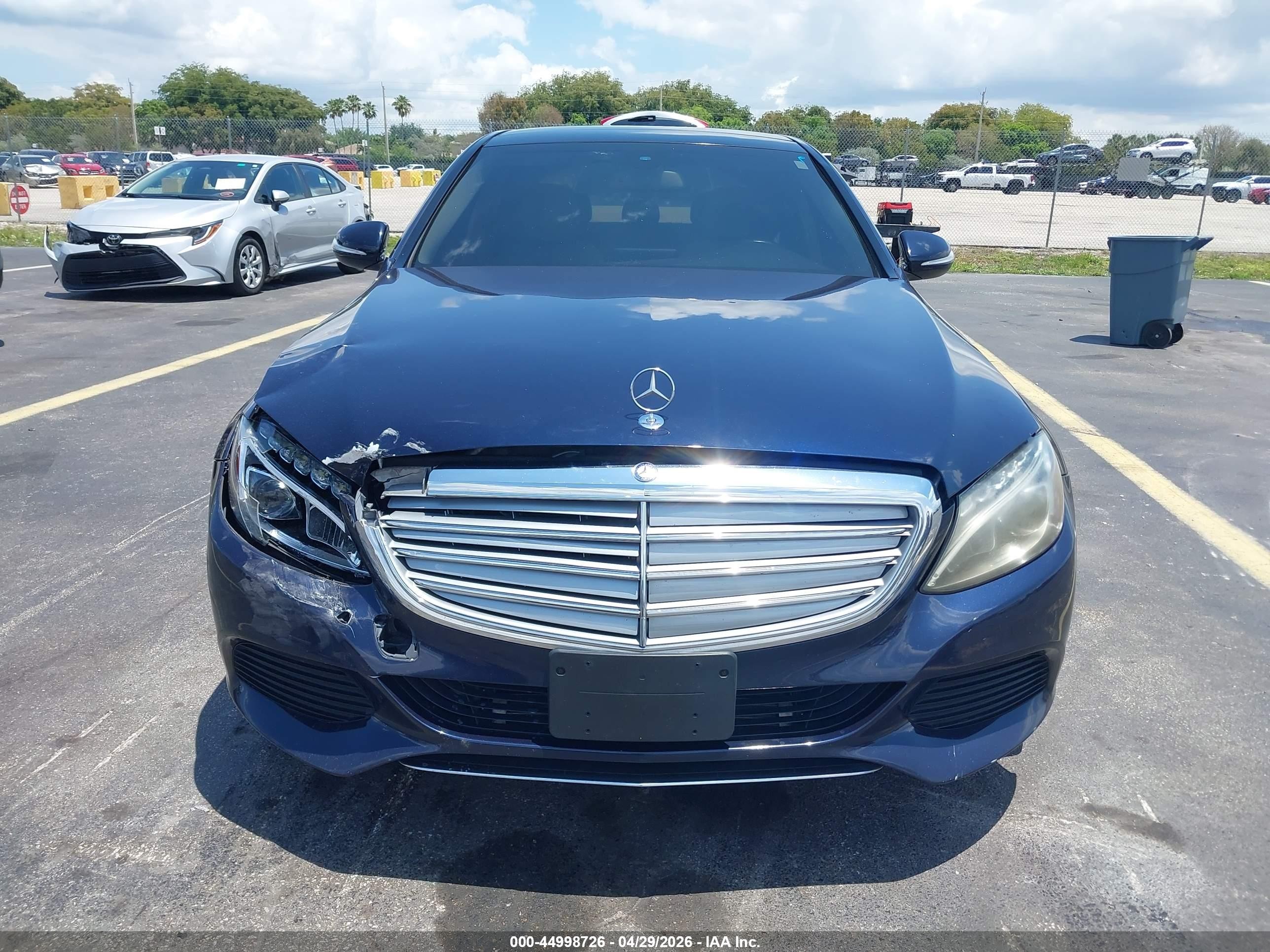 2015 Mercedes-benz C 300 Luxury 4matic Dark Blue vin: 55SWF4KB6FU034595