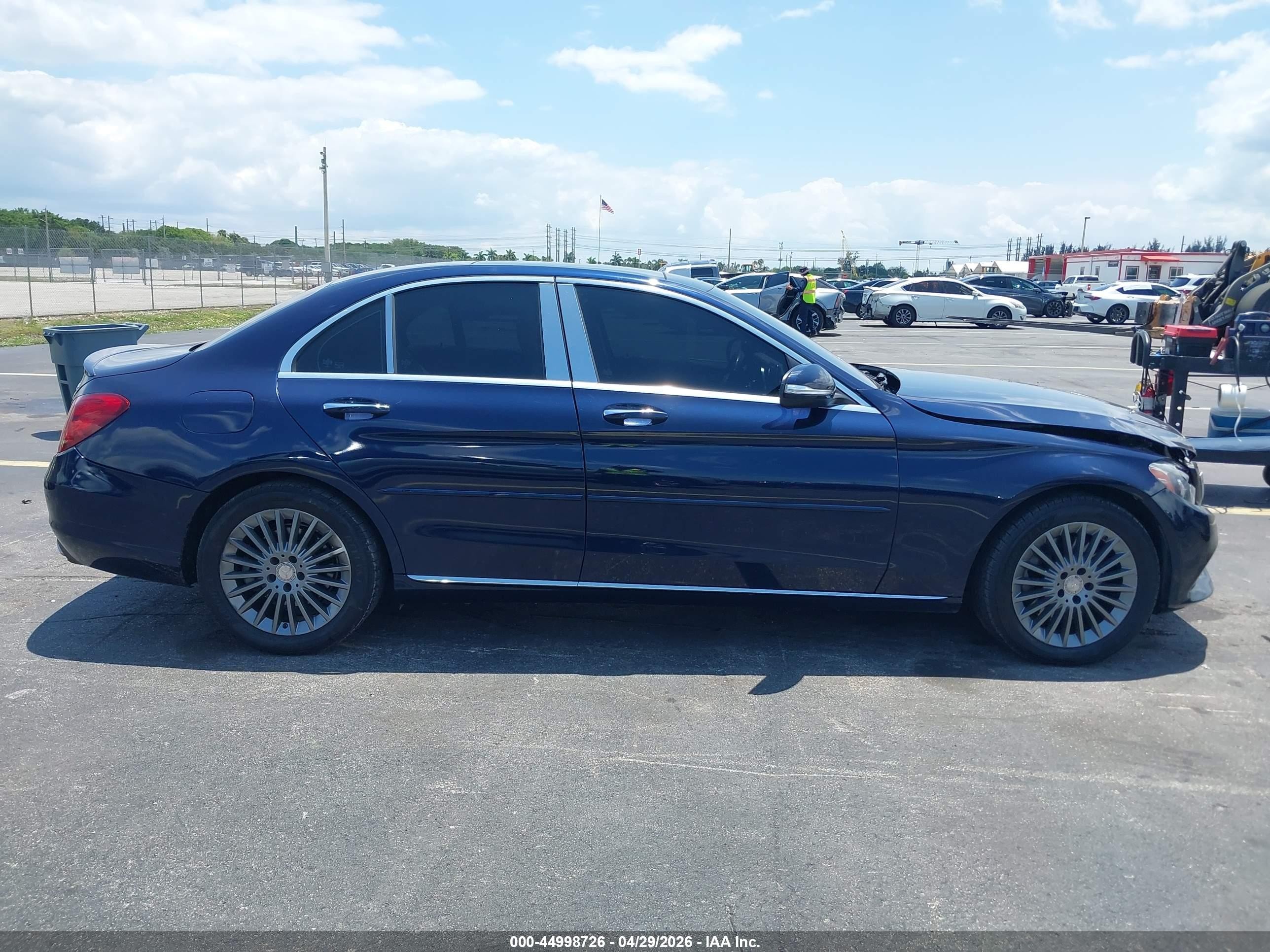 2015 Mercedes-benz C 300 Luxury 4matic Dark Blue vin: 55SWF4KB6FU034595