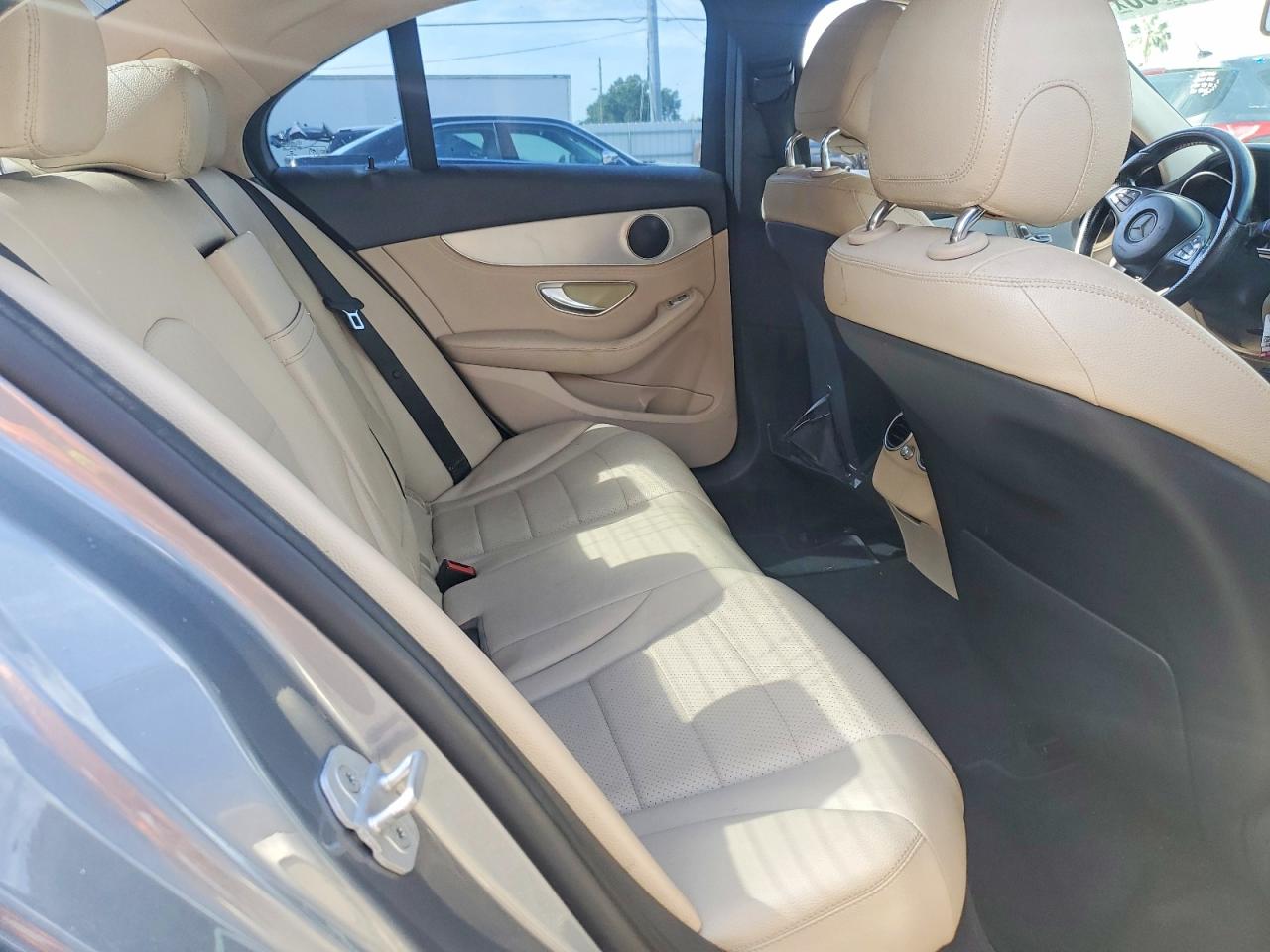 2015 Mercedes-benz C 300 4matic Silver vin: 55SWF4KB6FU036122