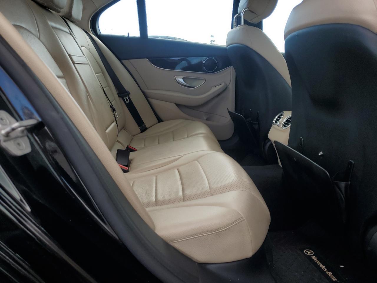 2015 Mercedes-benz C 300 4matic Черный vin: 55SWF4KB6FU047864