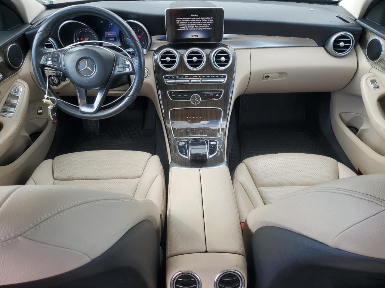 2015 Mercedes-benz C 300 4matic Черный vin: 55SWF4KB6FU047864