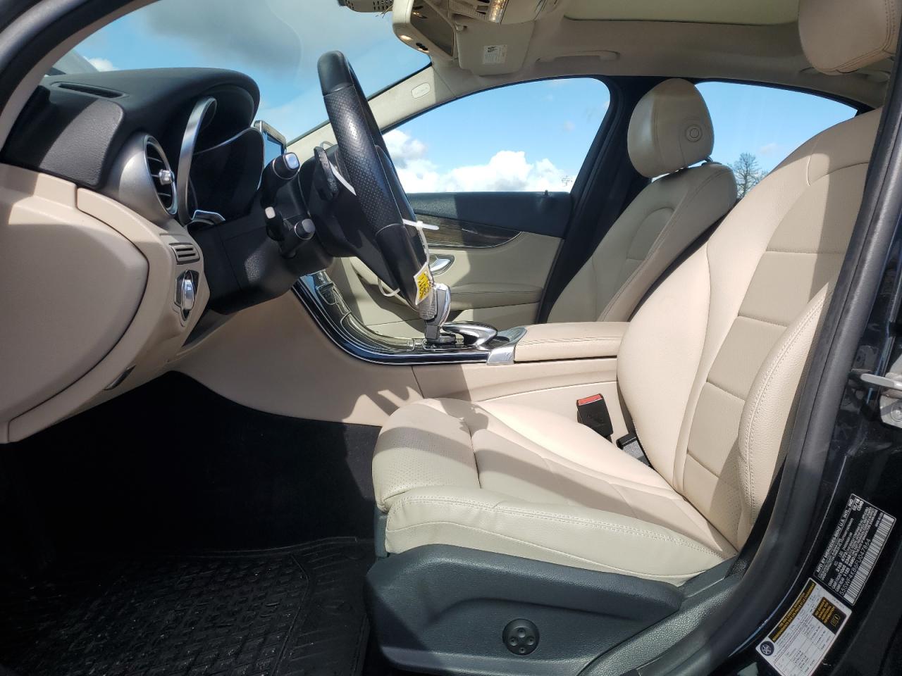 2015 Mercedes-benz C 300 4matic Черный vin: 55SWF4KB6FU047864