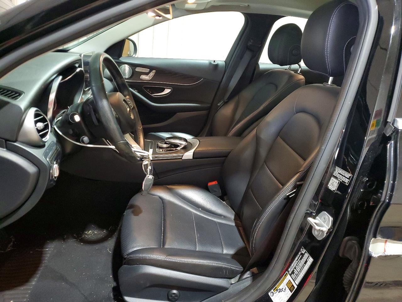2015 Mercedes-benz C 300 4matic Черный vin: 55SWF4KB6FU049176