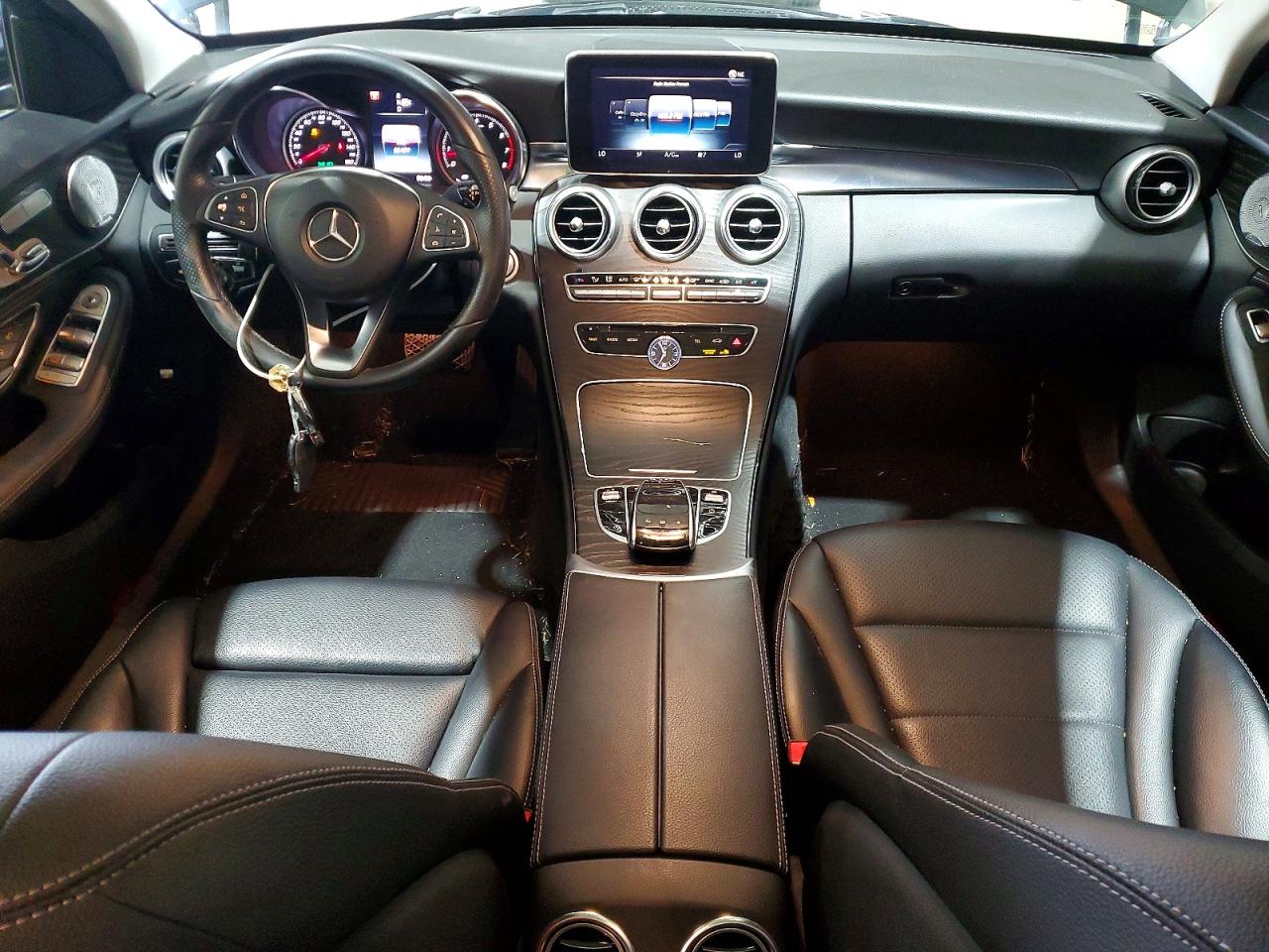 2015 Mercedes-benz C 300 4matic Черный vin: 55SWF4KB6FU049176