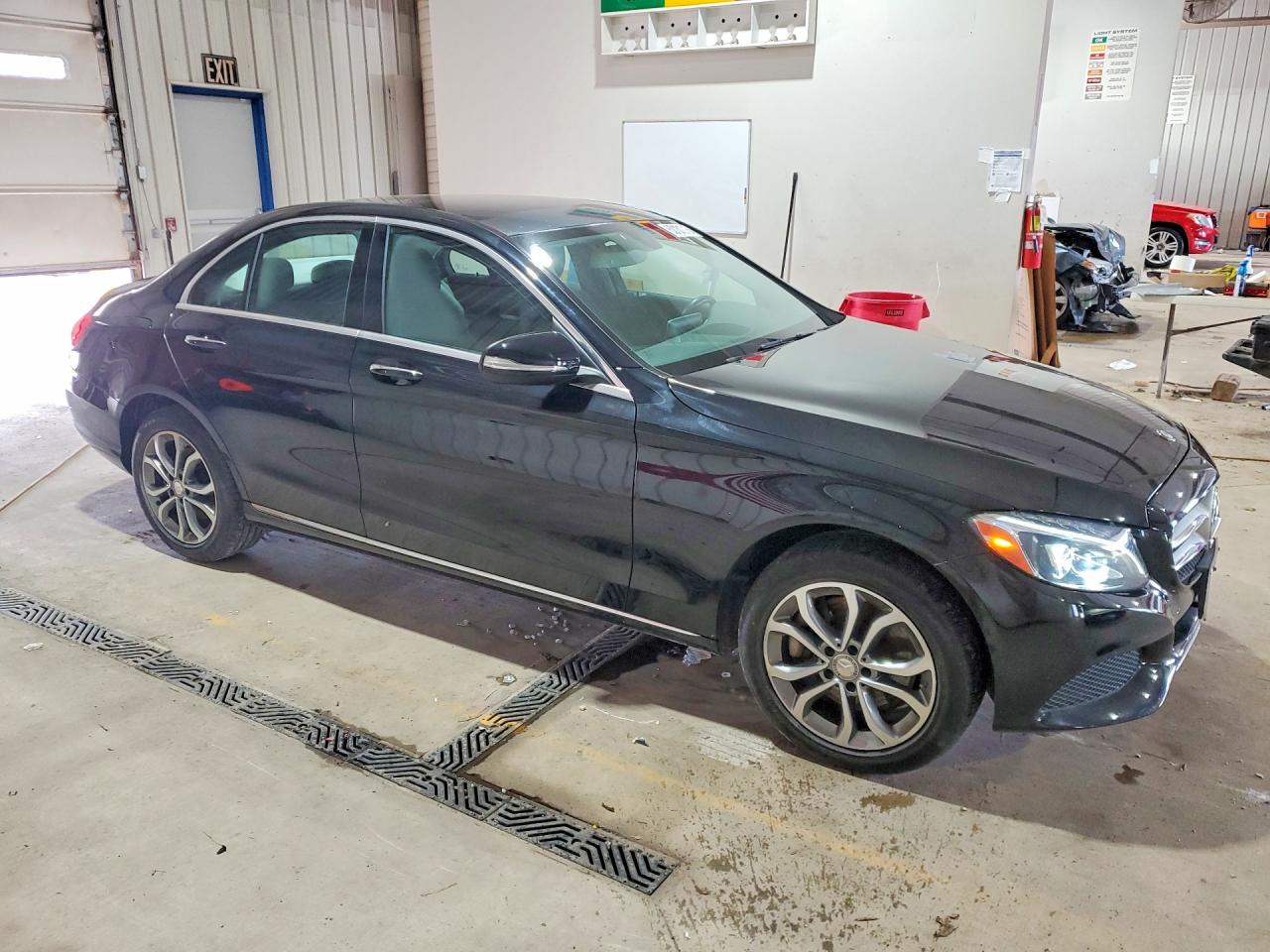2015 Mercedes-benz C 300 4matic Черный vin: 55SWF4KB6FU049176