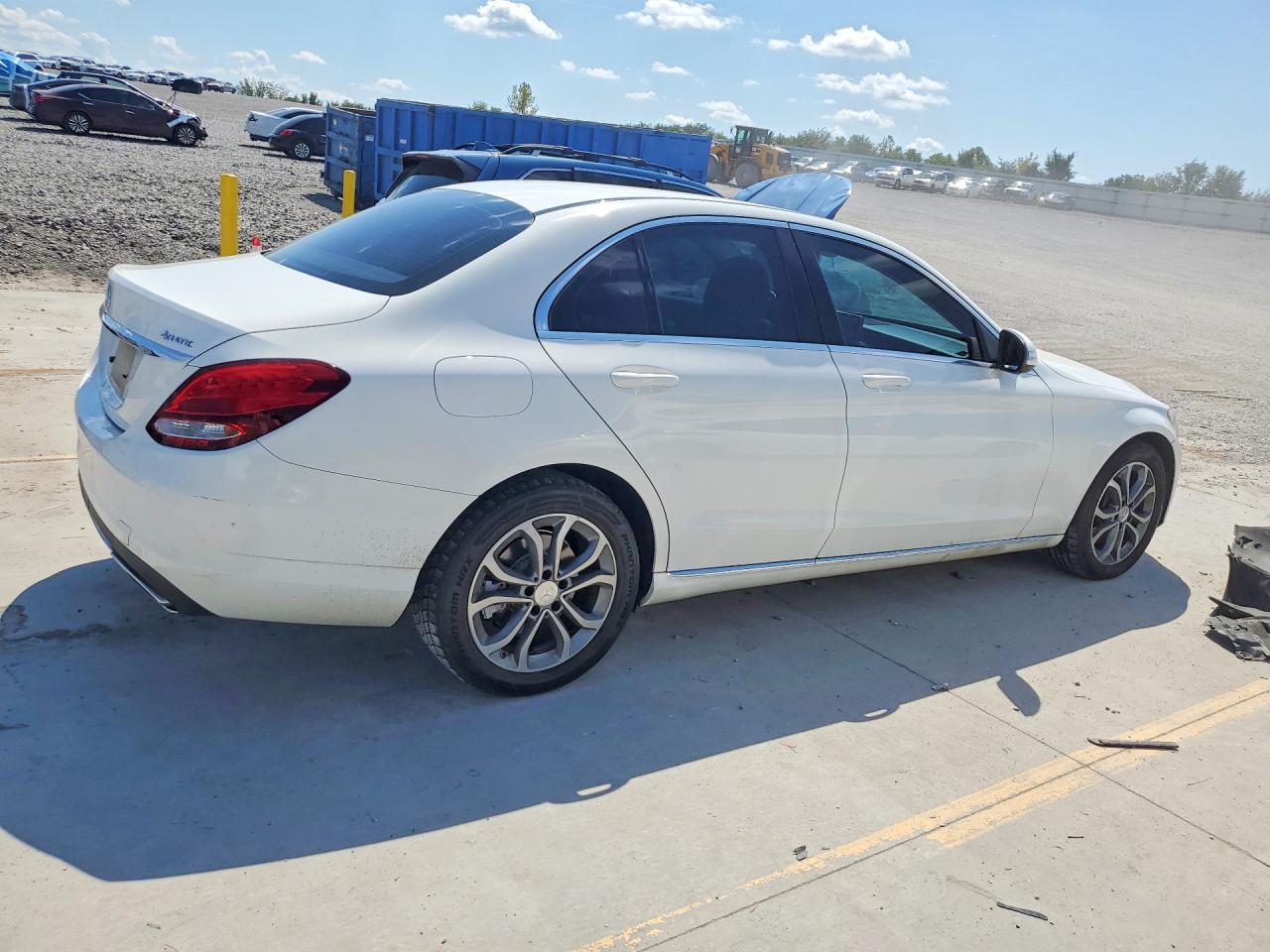 2015 Mercedes-benz C 300 4matic White vin: 55SWF4KB6FU071310