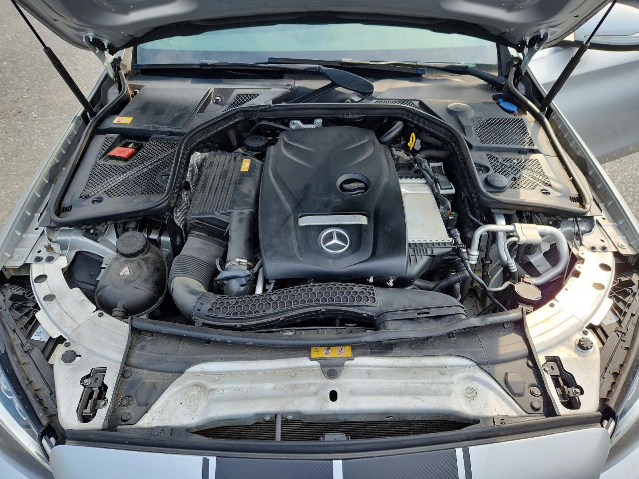 2015 Mercedes-benz C 300 4matic Silver vin: 55SWF4KB6FU073199