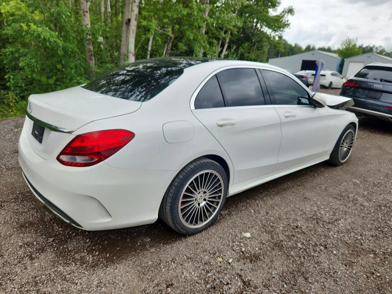 2015 Mercedes-benz C 300 4matic White vin: 55SWF4KB6FU081657