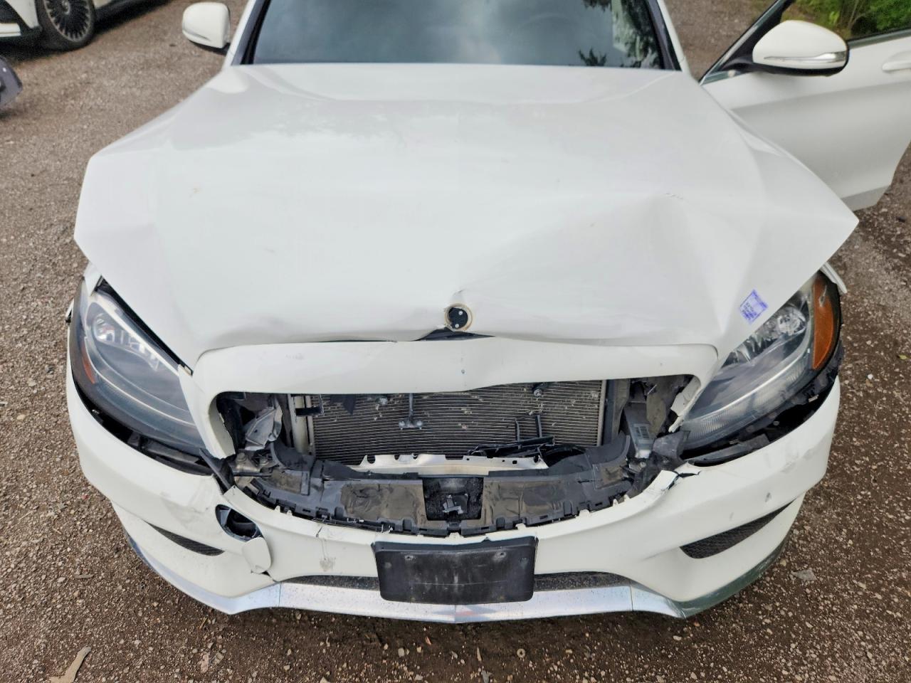 2015 Mercedes-benz C 300 4matic White vin: 55SWF4KB6FU081657
