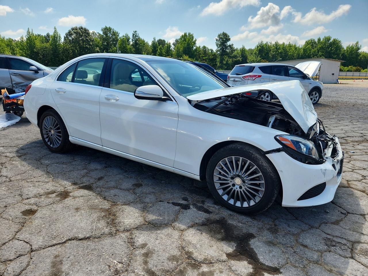 2015 Mercedes-benz C 300 4matic White vin: 55SWF4KB6FU084056