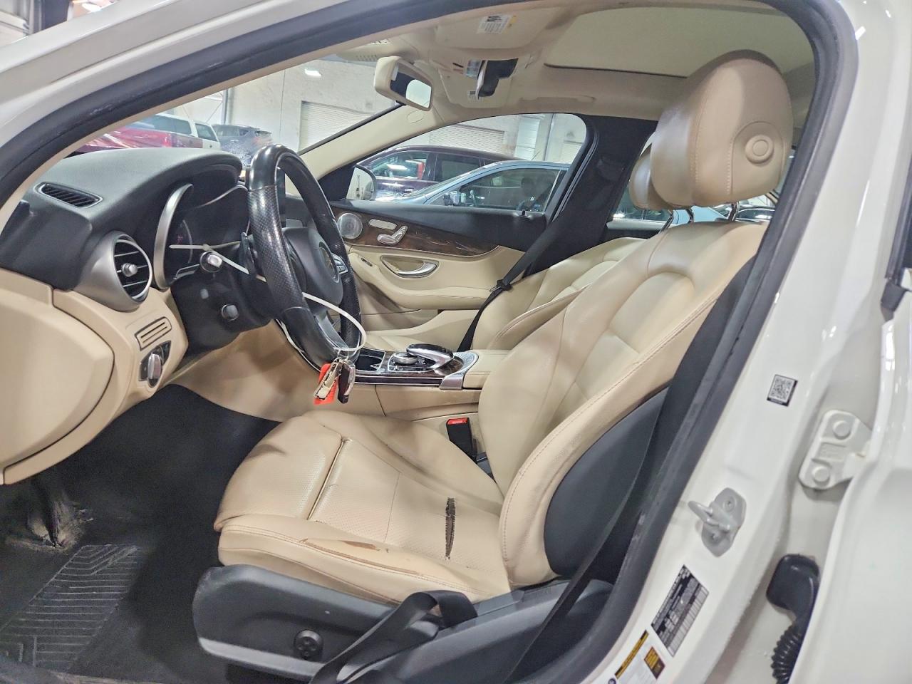 2016 Mercedes-benz C 300 4matic White vin: 55SWF4KB6GU107756