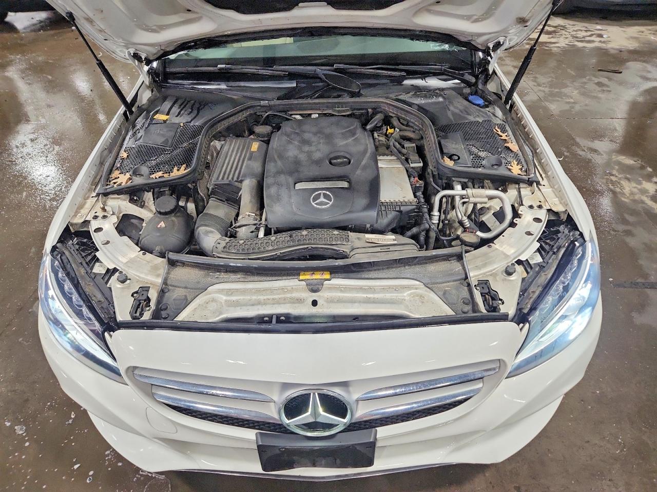 2016 Mercedes-benz C 300 4matic White vin: 55SWF4KB6GU107756