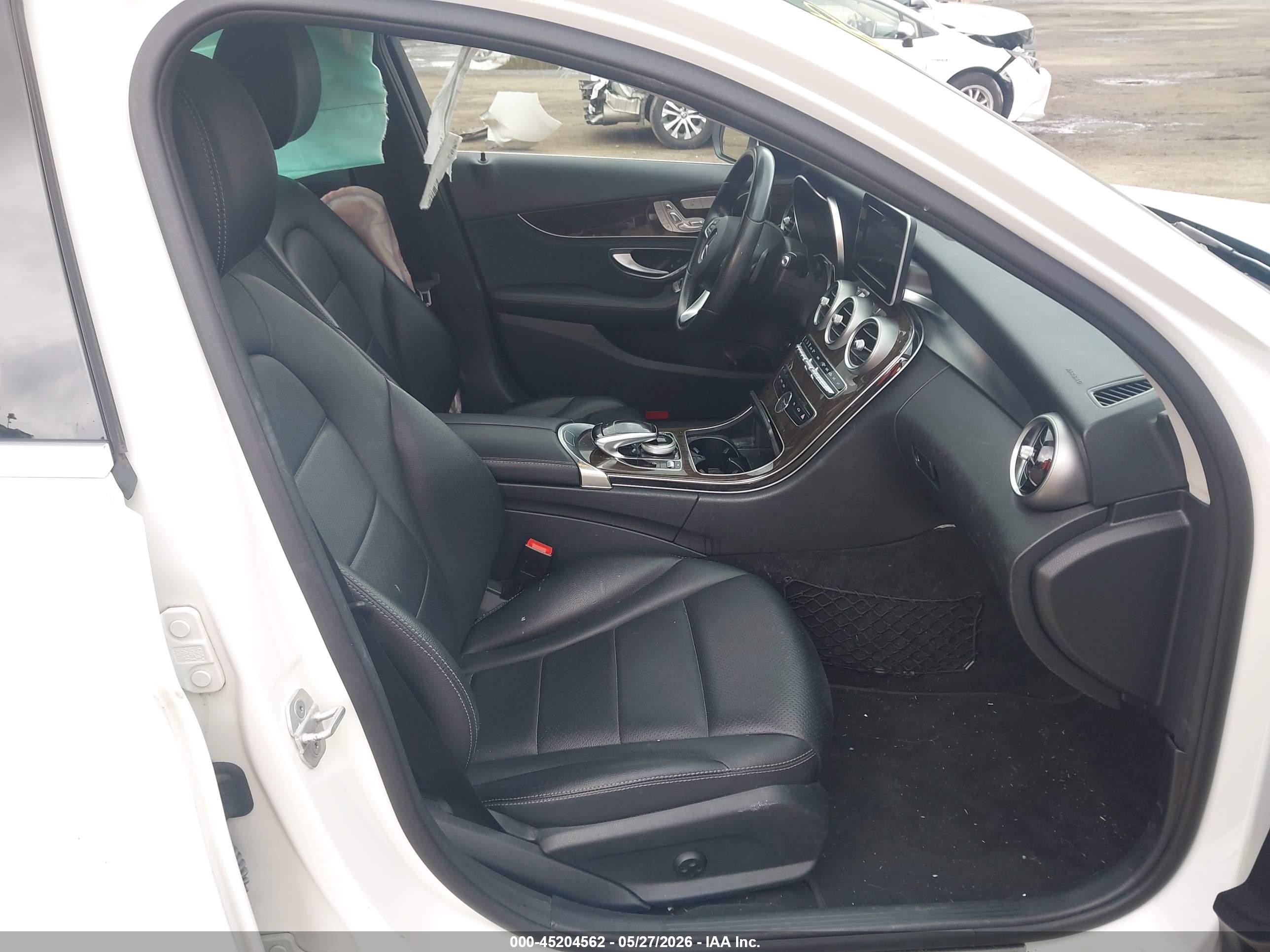 2016 Mercedes-benz C 300 4matic Белый vin: 55SWF4KB6GU118255