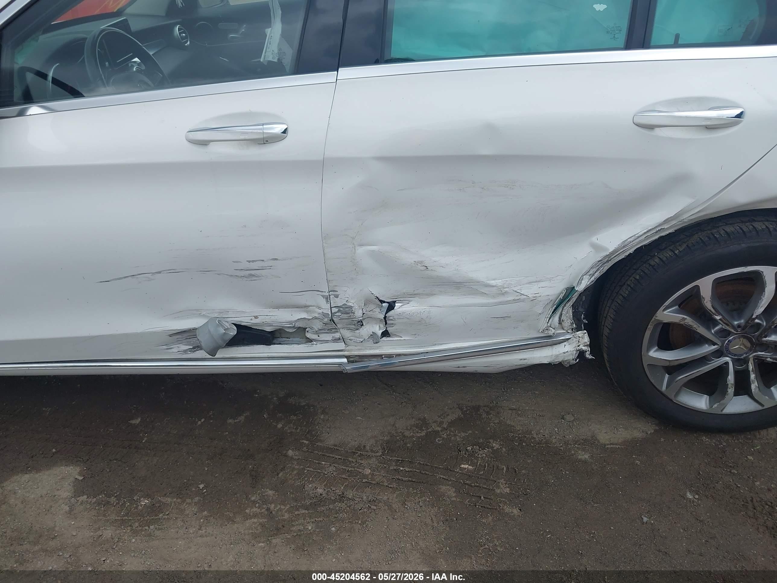 2016 Mercedes-benz C 300 4matic Белый vin: 55SWF4KB6GU118255