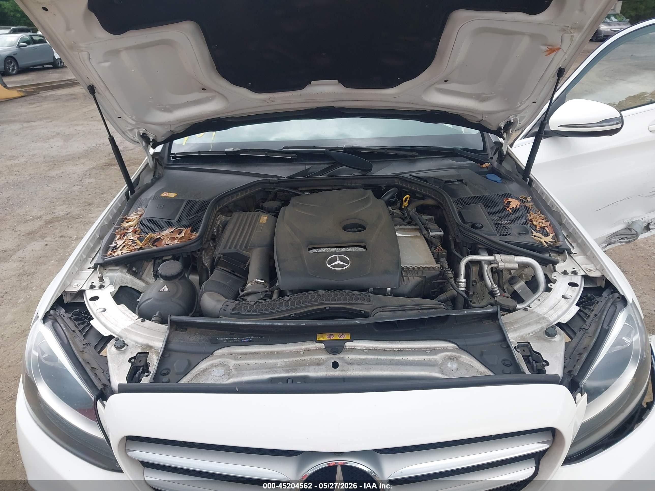 2016 Mercedes-benz C 300 4matic Белый vin: 55SWF4KB6GU118255