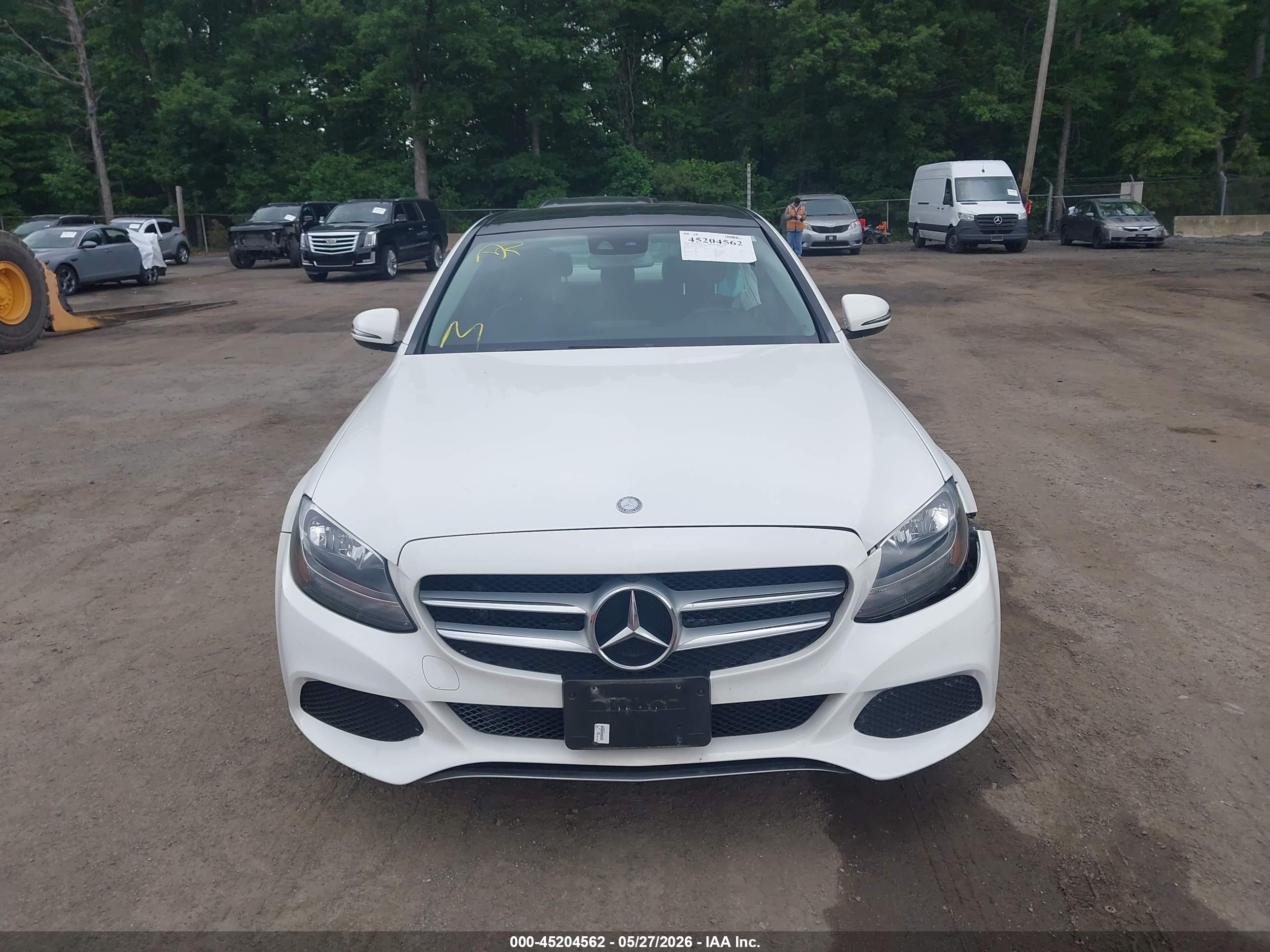 2016 Mercedes-benz C 300 4matic Белый vin: 55SWF4KB6GU118255