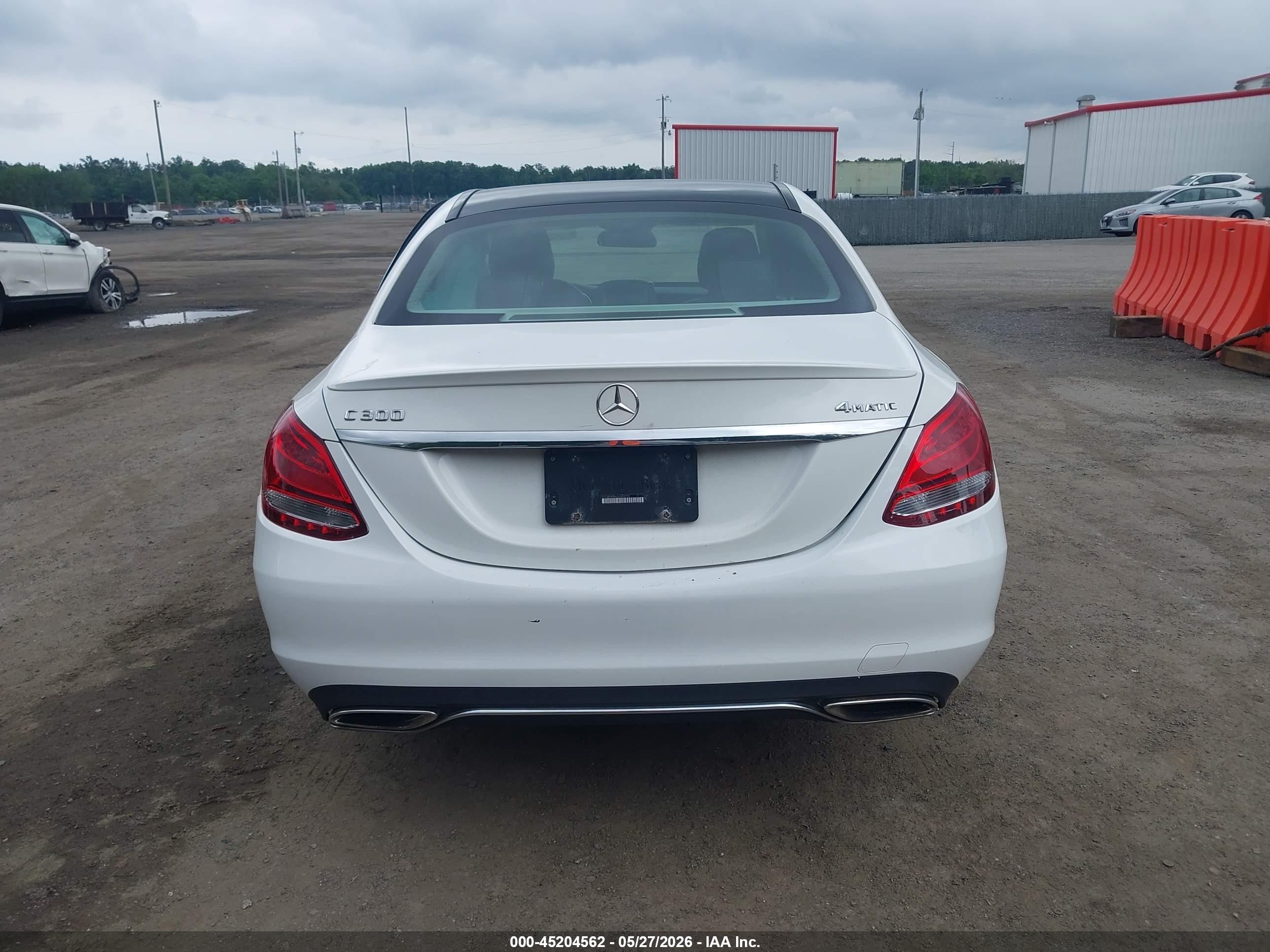 2016 Mercedes-benz C 300 4matic Белый vin: 55SWF4KB6GU118255