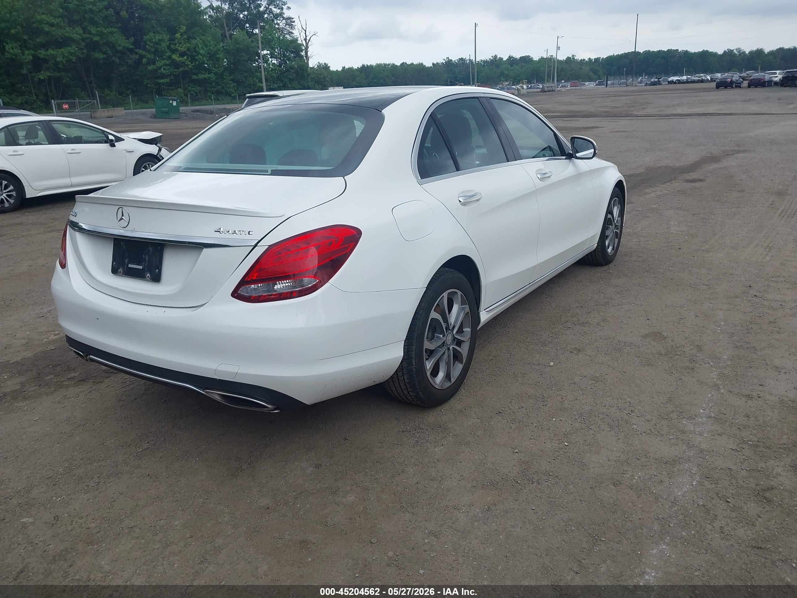 2016 Mercedes-benz C 300 4matic Белый vin: 55SWF4KB6GU118255