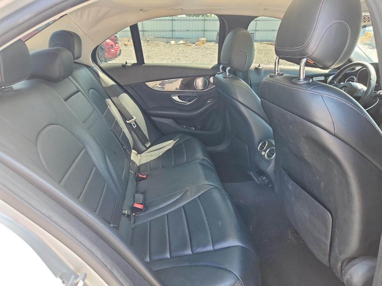2015 Mercedes-benz C 300 4matic Серебряный vin: 55SWF4KB7FU000813