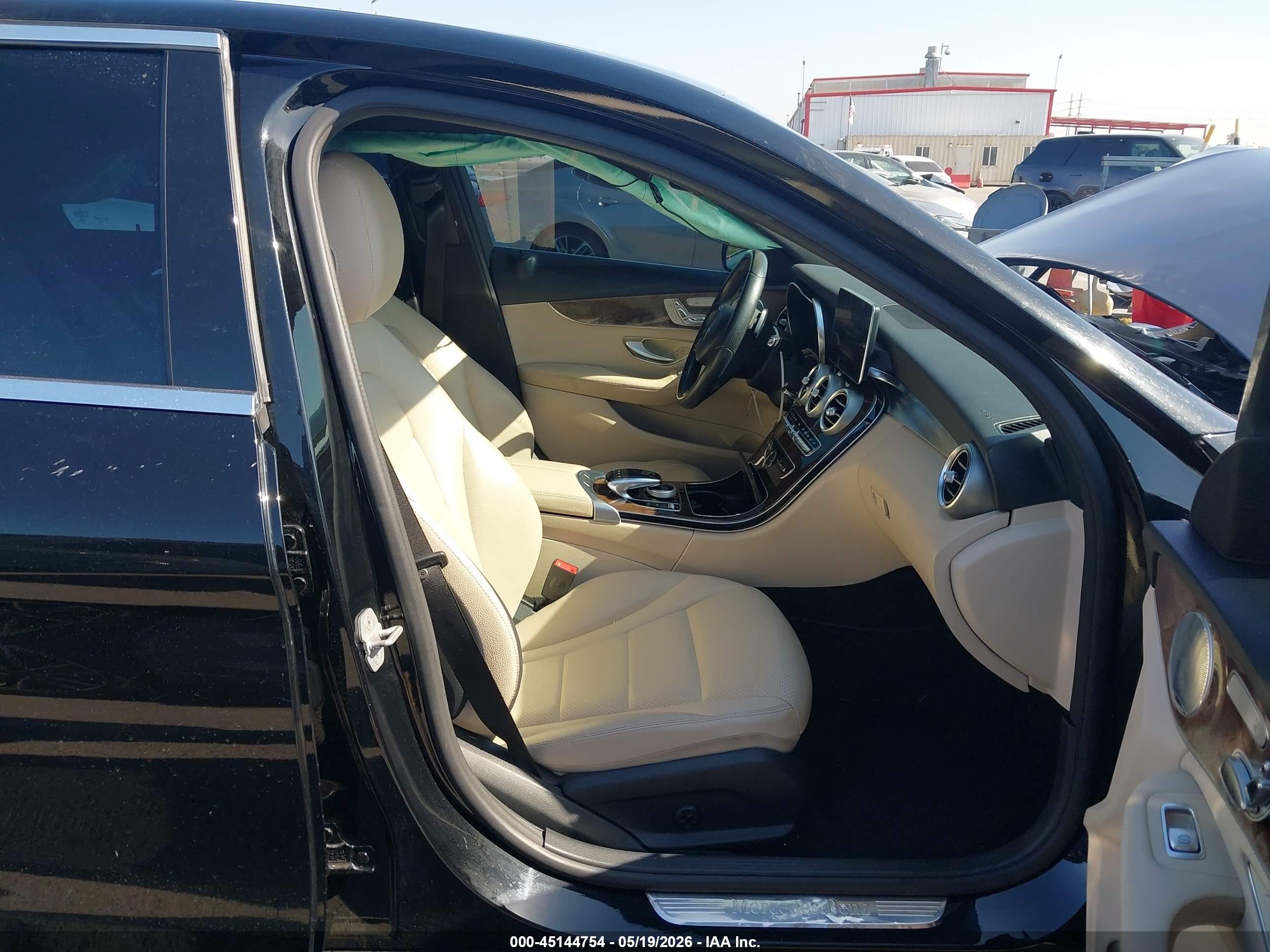 2015 Mercedes-benz C 300 4matic Black vin: 55SWF4KB7FU004408